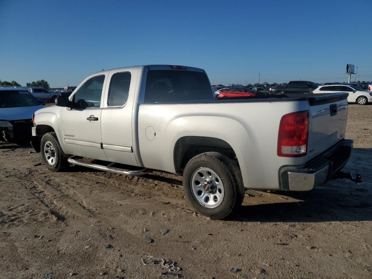 Photo 1 VIN: 1GTR1UEA2BZ205931 - GMC SIERRA 