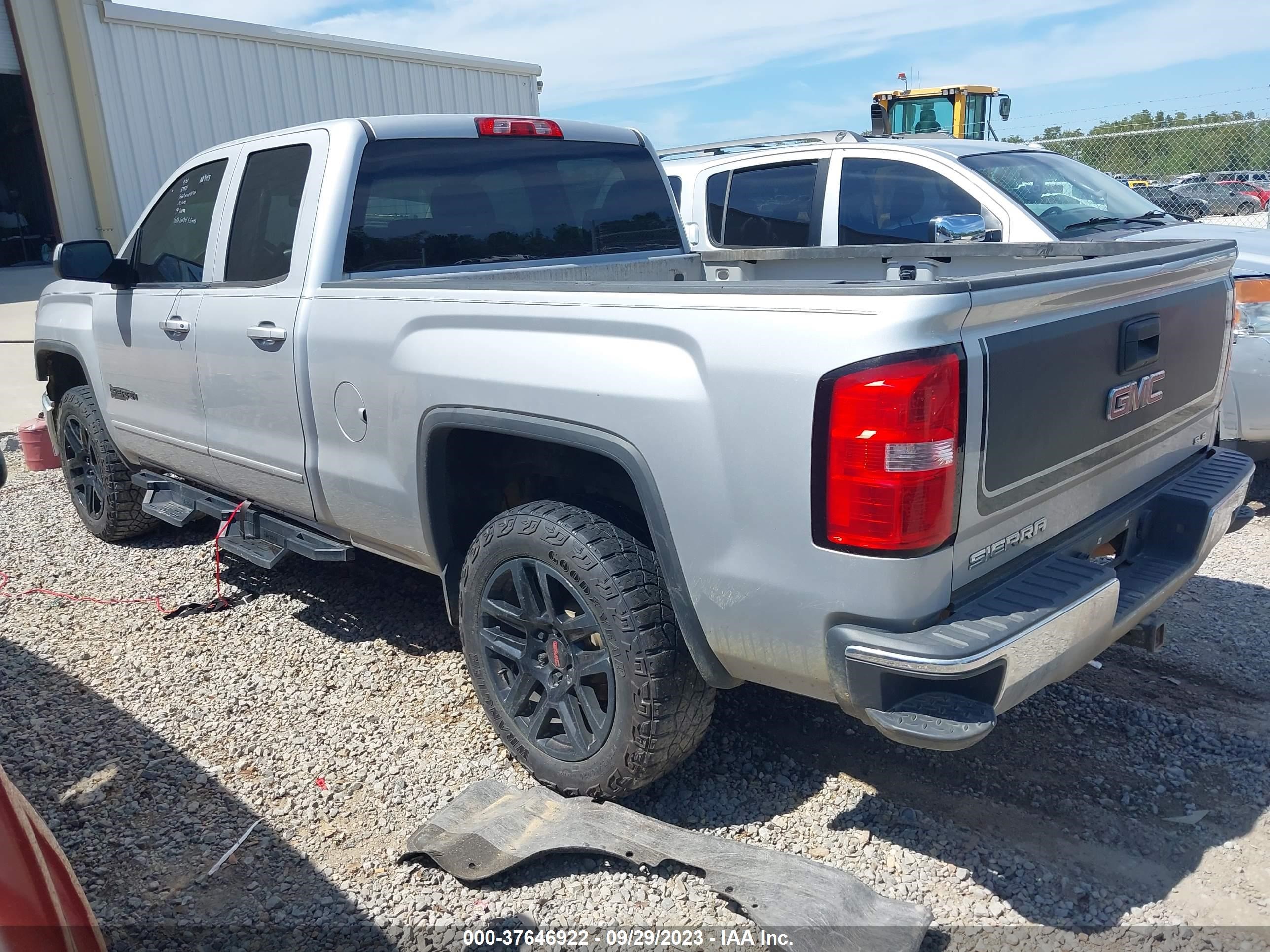 Photo 2 VIN: 1GTR1UEC8EZ379587 - GMC SIERRA 