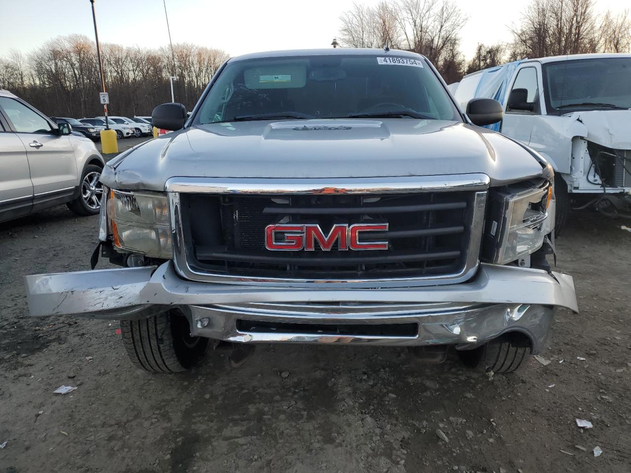 Photo 4 VIN: 1GTR1VE00BZ420477 - GMC SIERRA 