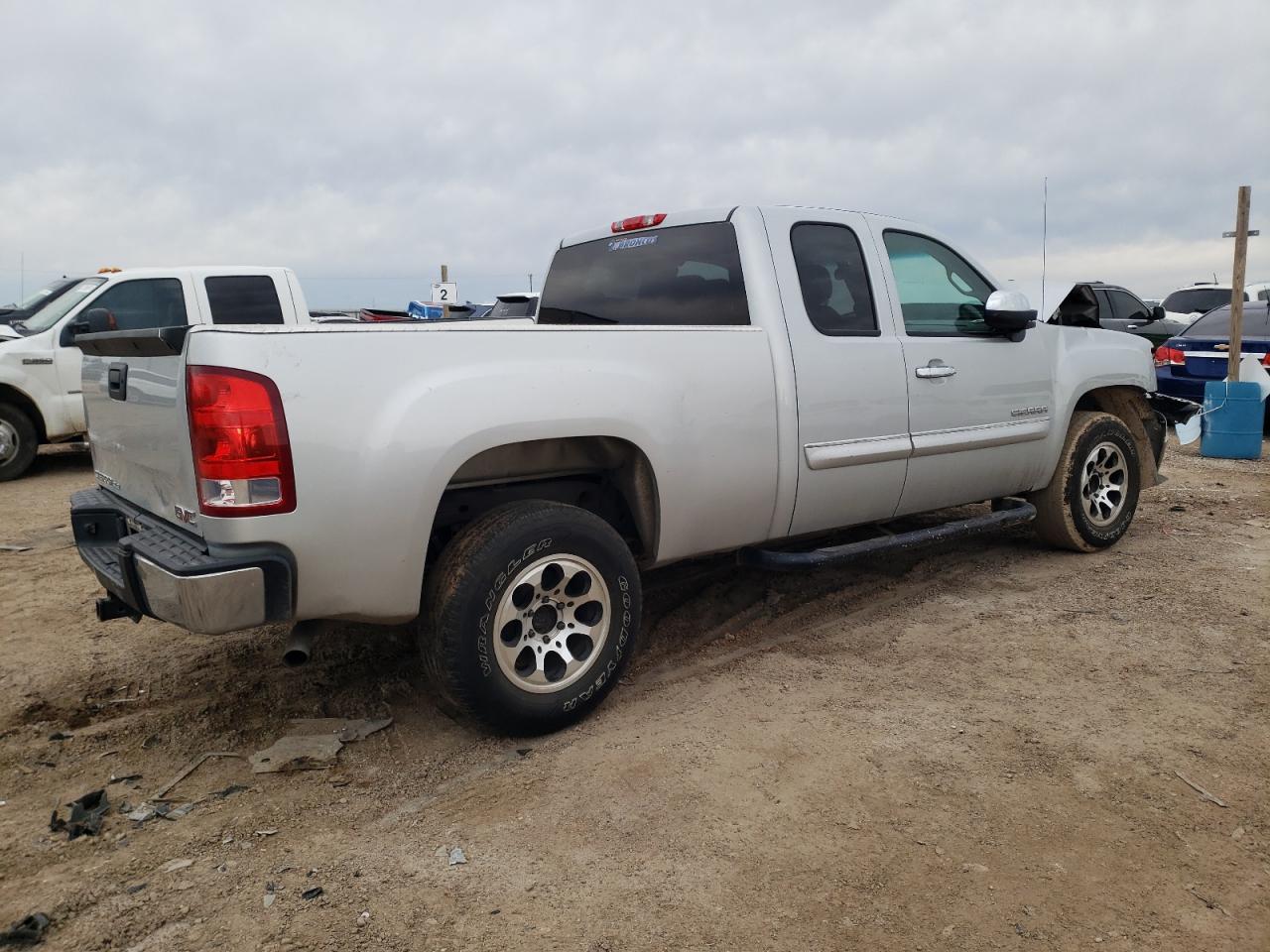 Photo 2 VIN: 1GTR1VE01DZ285089 - GMC SIERRA 