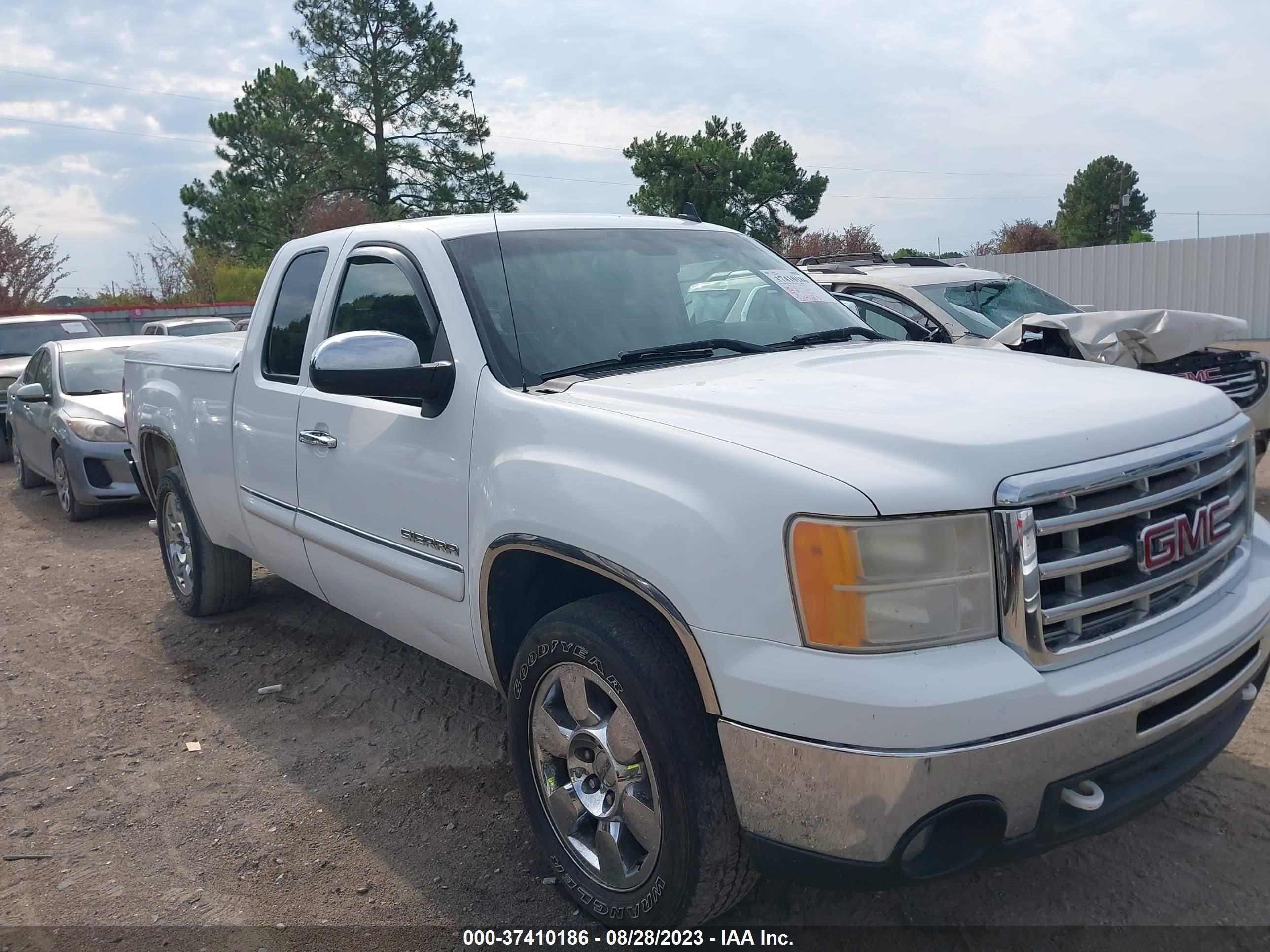 Photo 12 VIN: 1GTR1VE02BZ207532 - GMC SIERRA 