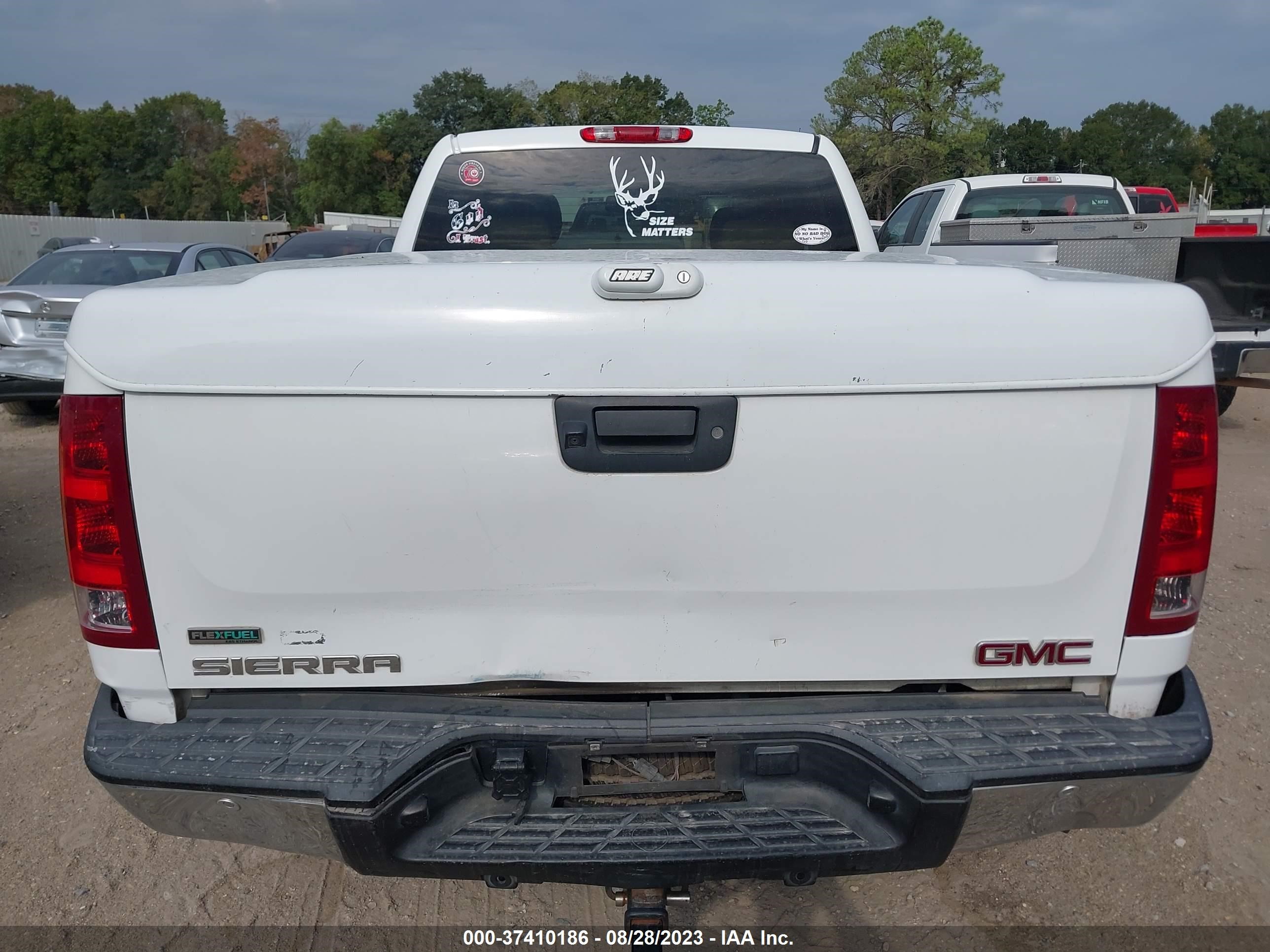 Photo 15 VIN: 1GTR1VE02BZ207532 - GMC SIERRA 