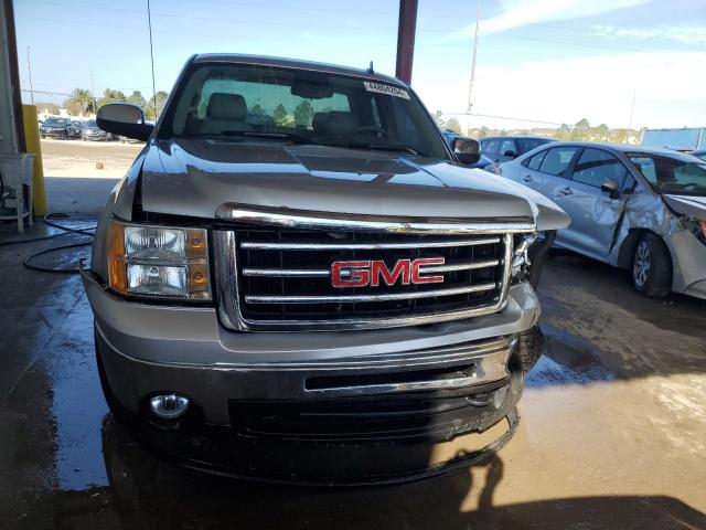 Photo 4 VIN: 1GTR1VE04CZ158044 - GMC SIERRA 