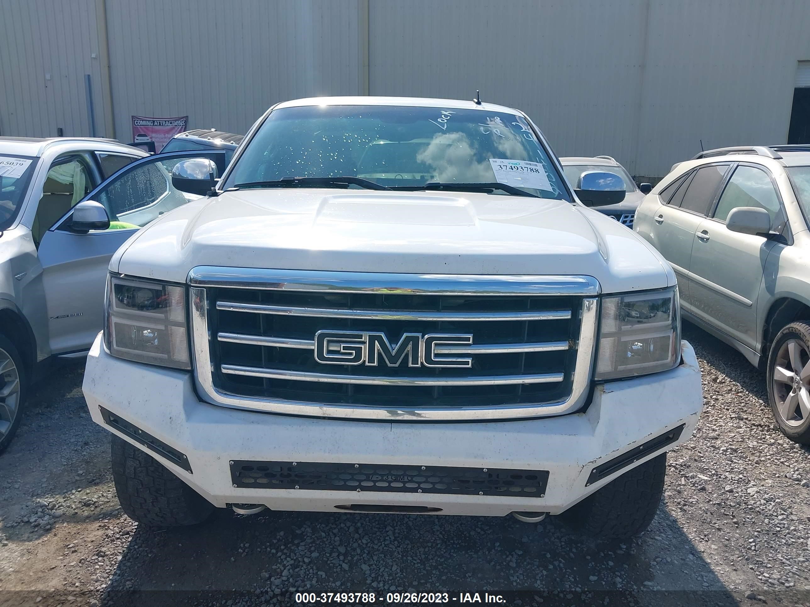 Photo 11 VIN: 1GTR1VE05DZ241452 - GMC SIERRA 