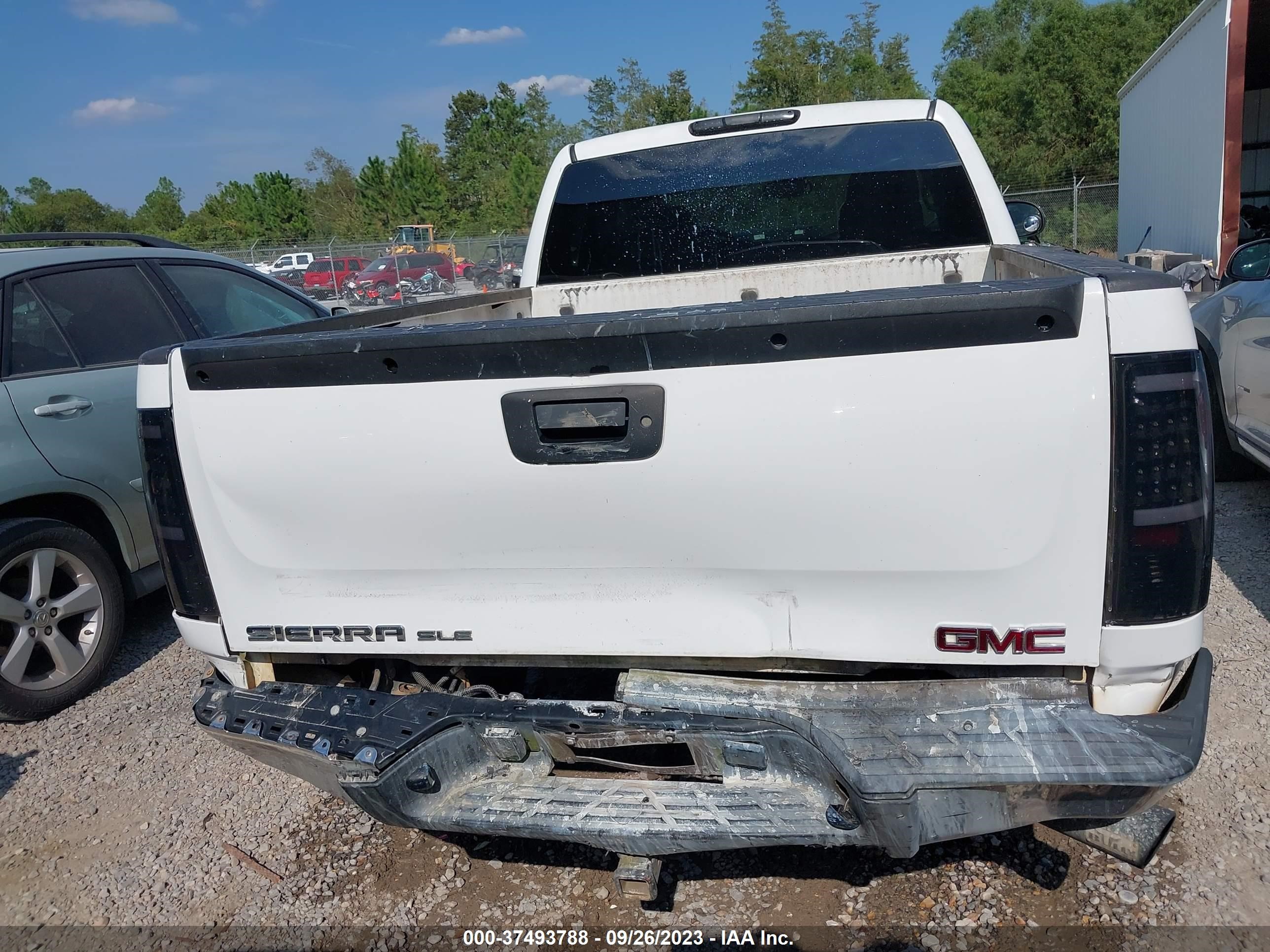 Photo 15 VIN: 1GTR1VE05DZ241452 - GMC SIERRA 