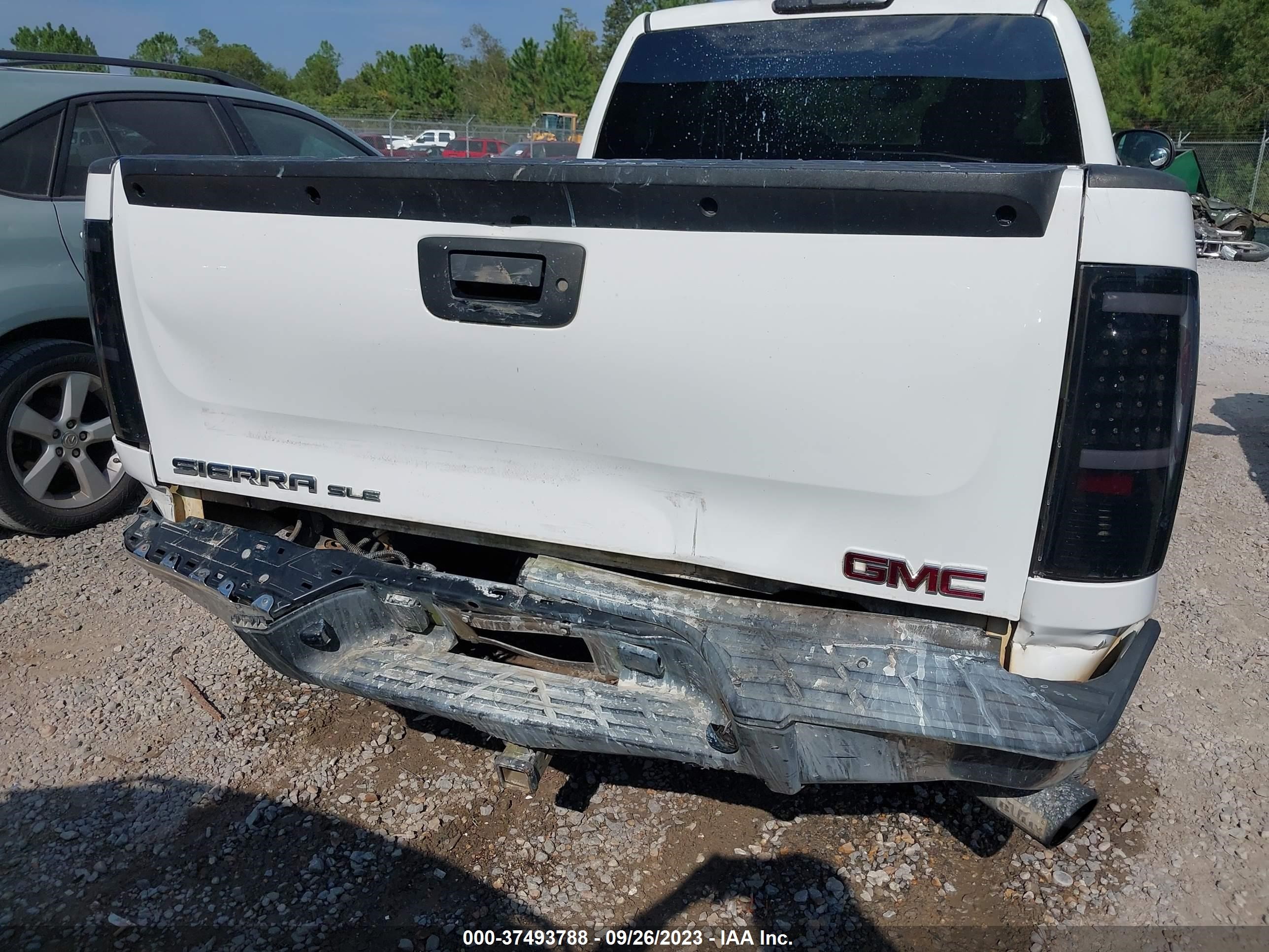 Photo 5 VIN: 1GTR1VE05DZ241452 - GMC SIERRA 