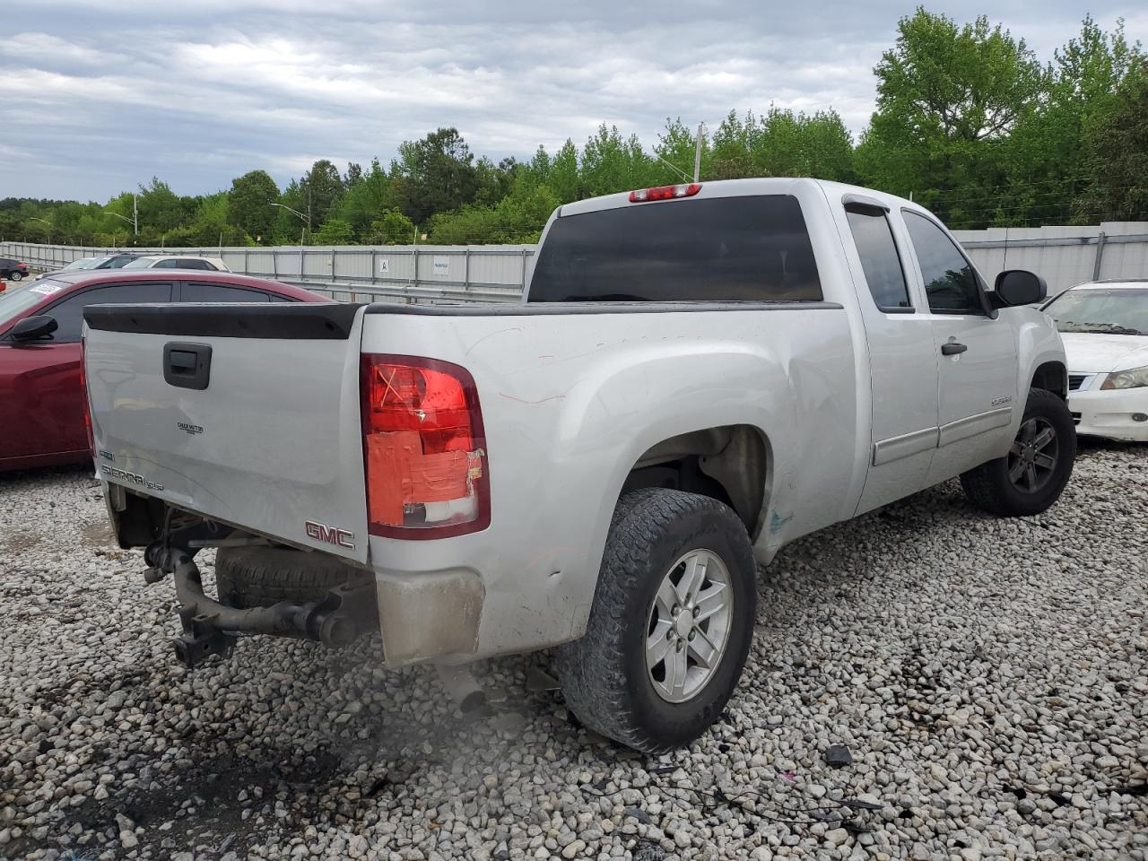 Photo 2 VIN: 1GTR1VE07BZ307268 - GMC SIERRA 