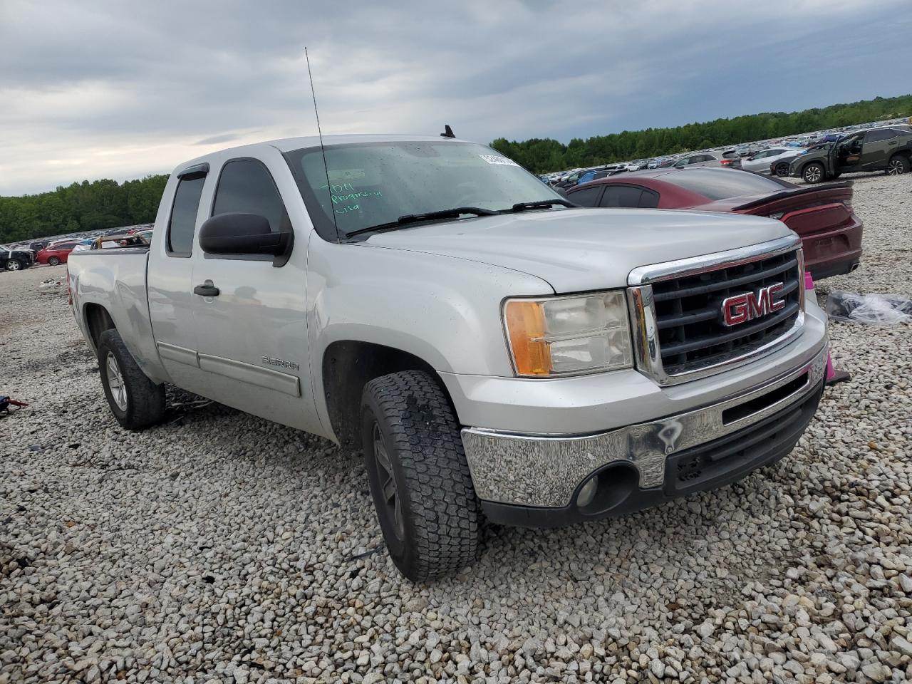 Photo 3 VIN: 1GTR1VE07BZ307268 - GMC SIERRA 