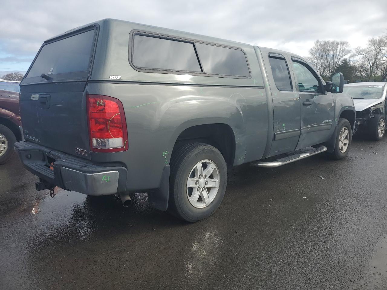 Photo 2 VIN: 1GTR1VE09BZ174187 - GMC SIERRA 