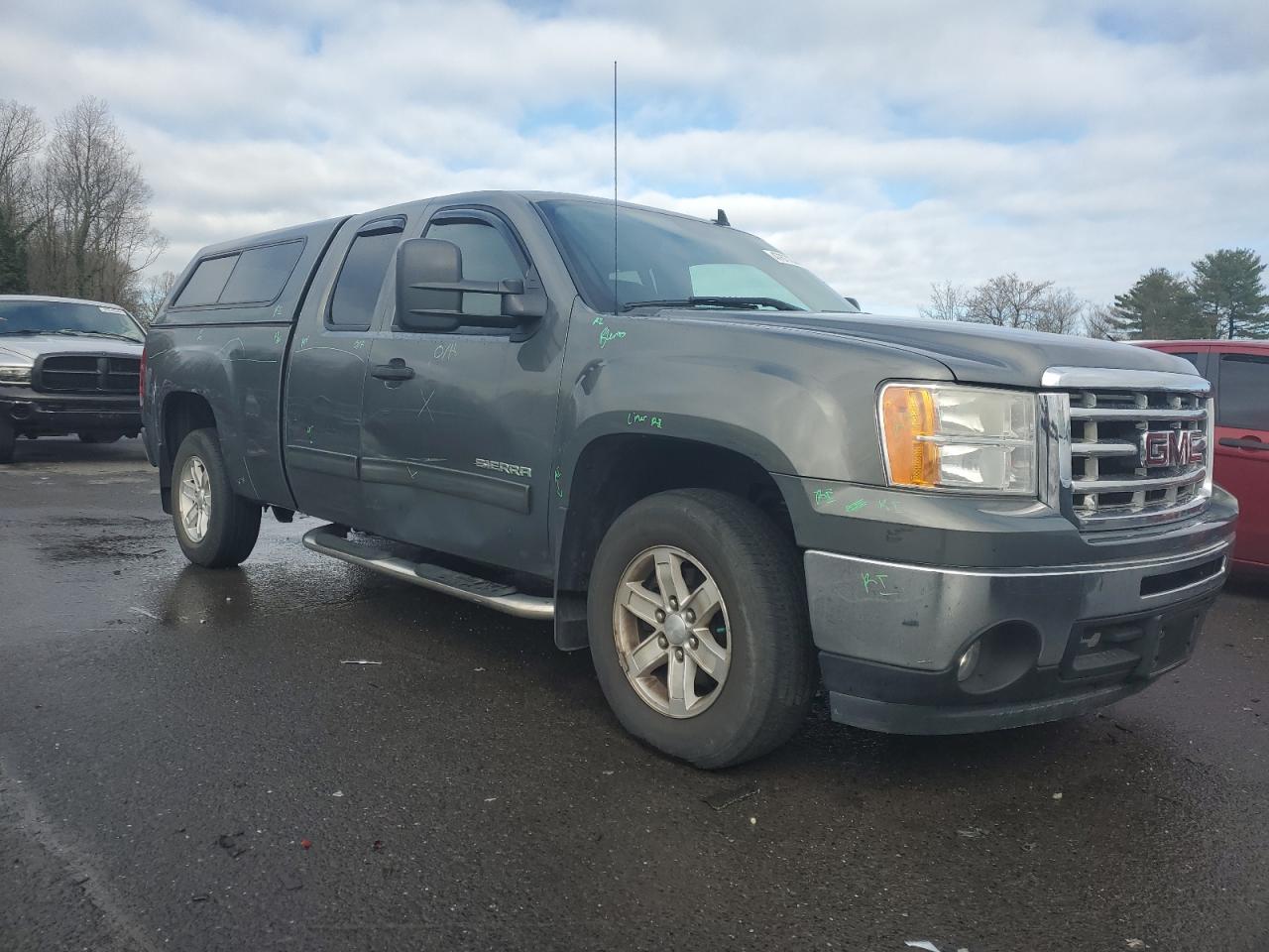 Photo 3 VIN: 1GTR1VE09BZ174187 - GMC SIERRA 