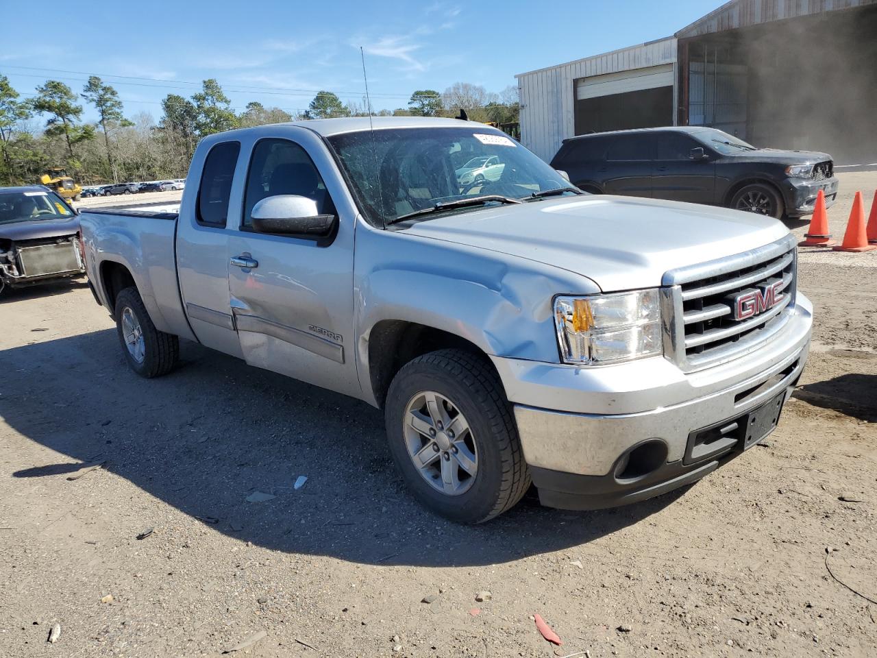 Photo 3 VIN: 1GTR1VE09DZ240787 - GMC SIERRA 