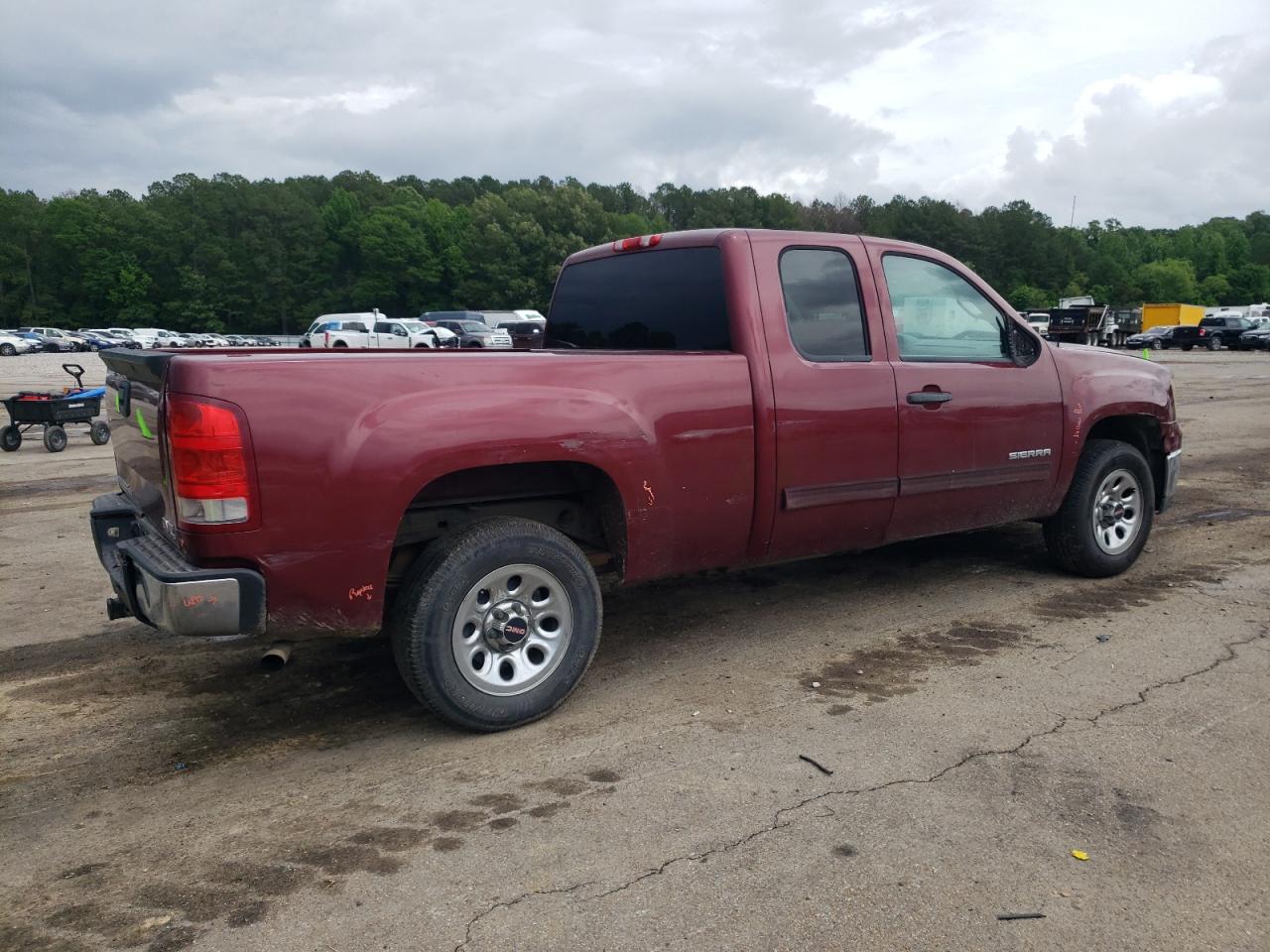 Photo 2 VIN: 1GTR1VEA2DZ117664 - GMC SIERRA 