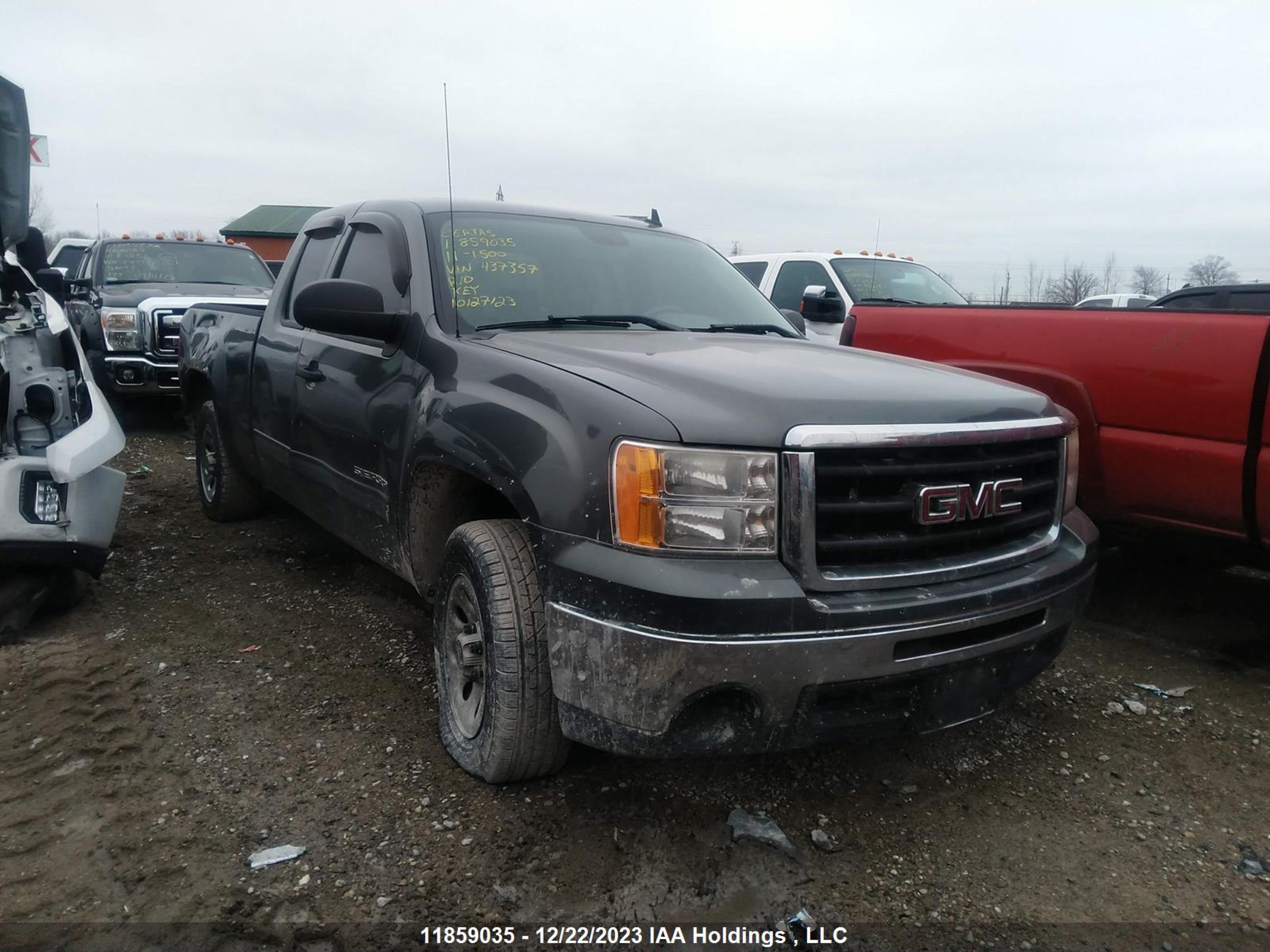 Photo 0 VIN: 1GTR1VEA8BZ437357 - GMC SIERRA 