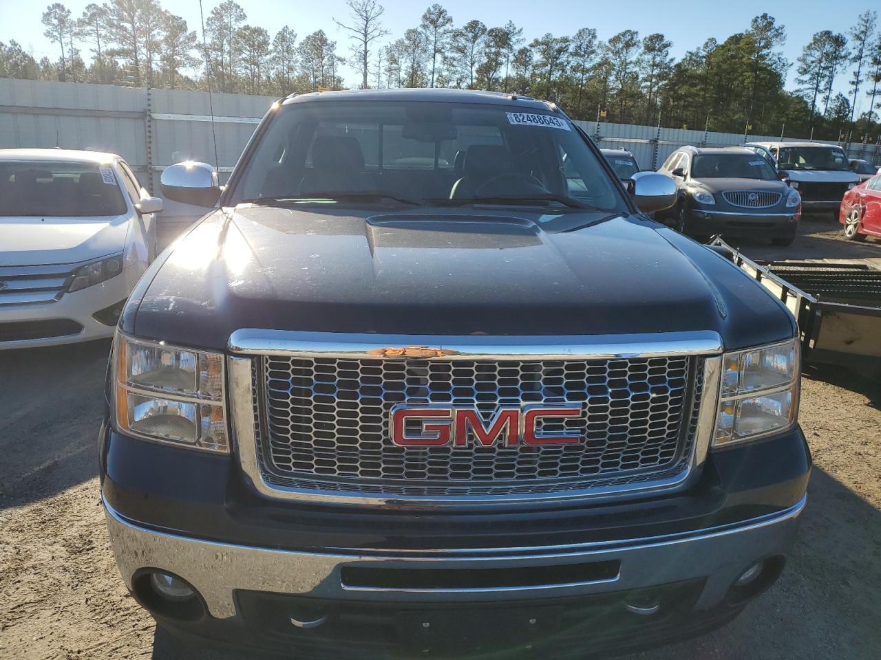 Photo 4 VIN: 1GTR1WE00BZ245959 - GMC SIERRA 