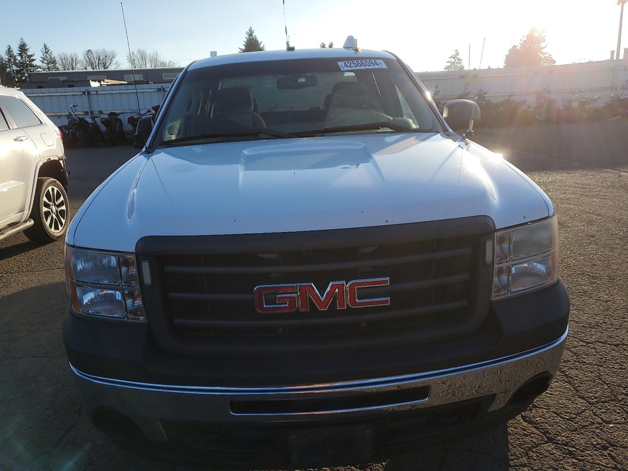 Photo 4 VIN: 1GTR2TE74DZ319931 - GMC SIERRA 