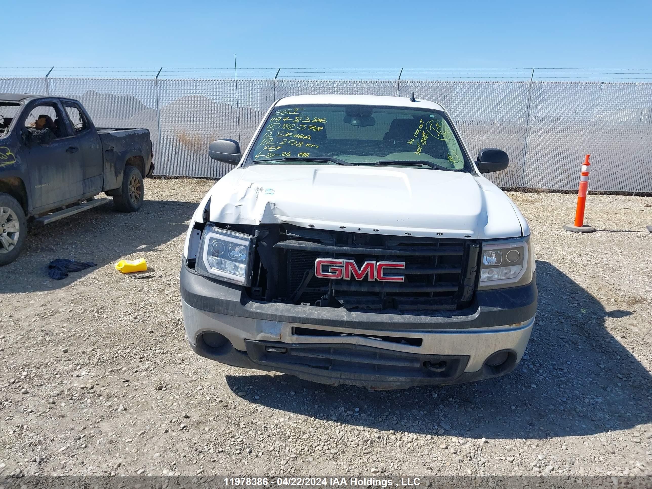 Photo 11 VIN: 1GTR2TE79CZ182578 - GMC SIERRA 