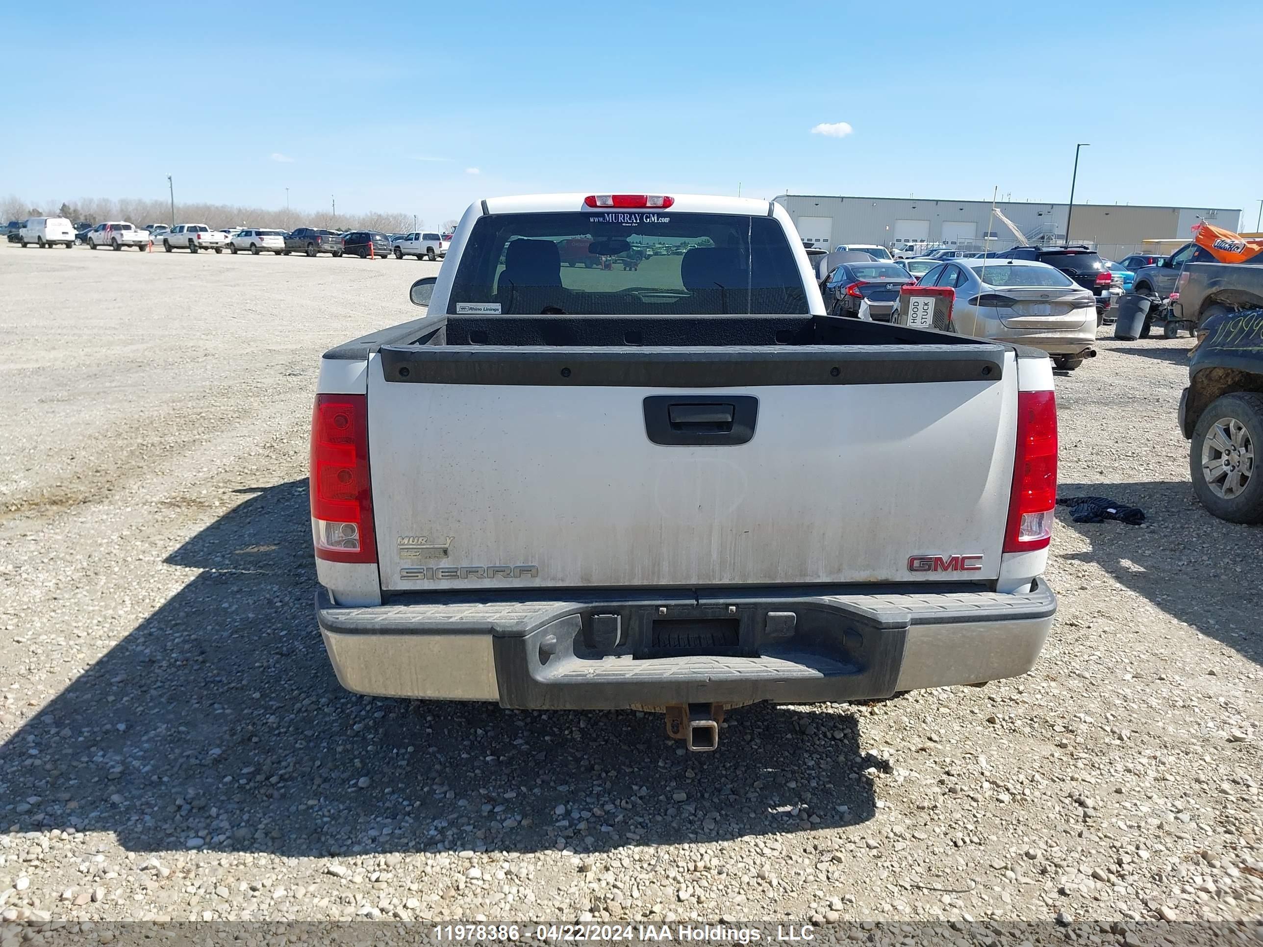 Photo 15 VIN: 1GTR2TE79CZ182578 - GMC SIERRA 