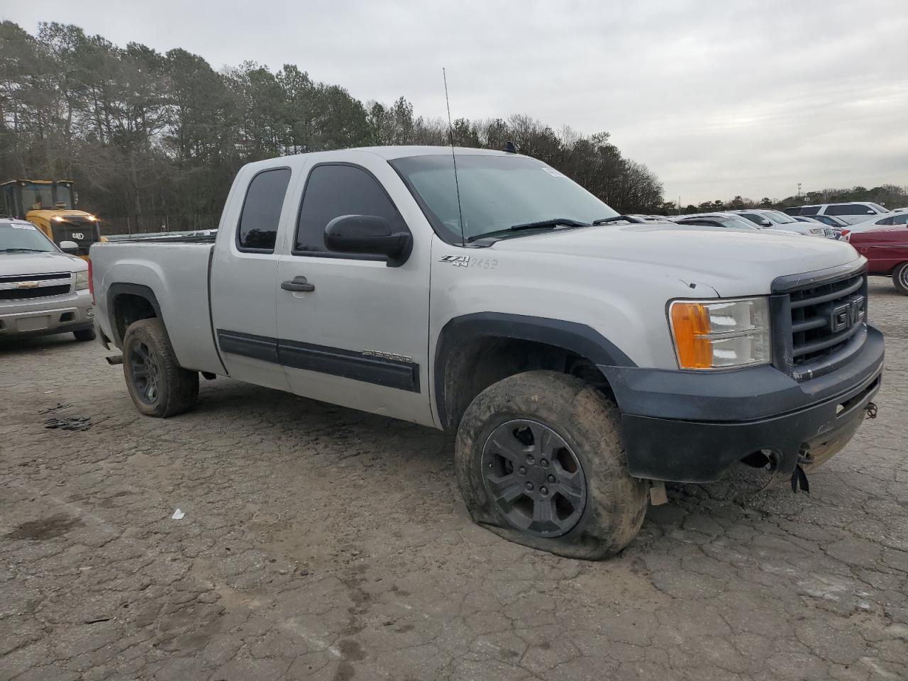 Photo 3 VIN: 1GTR2UEA1BZ407933 - GMC SIERRA 