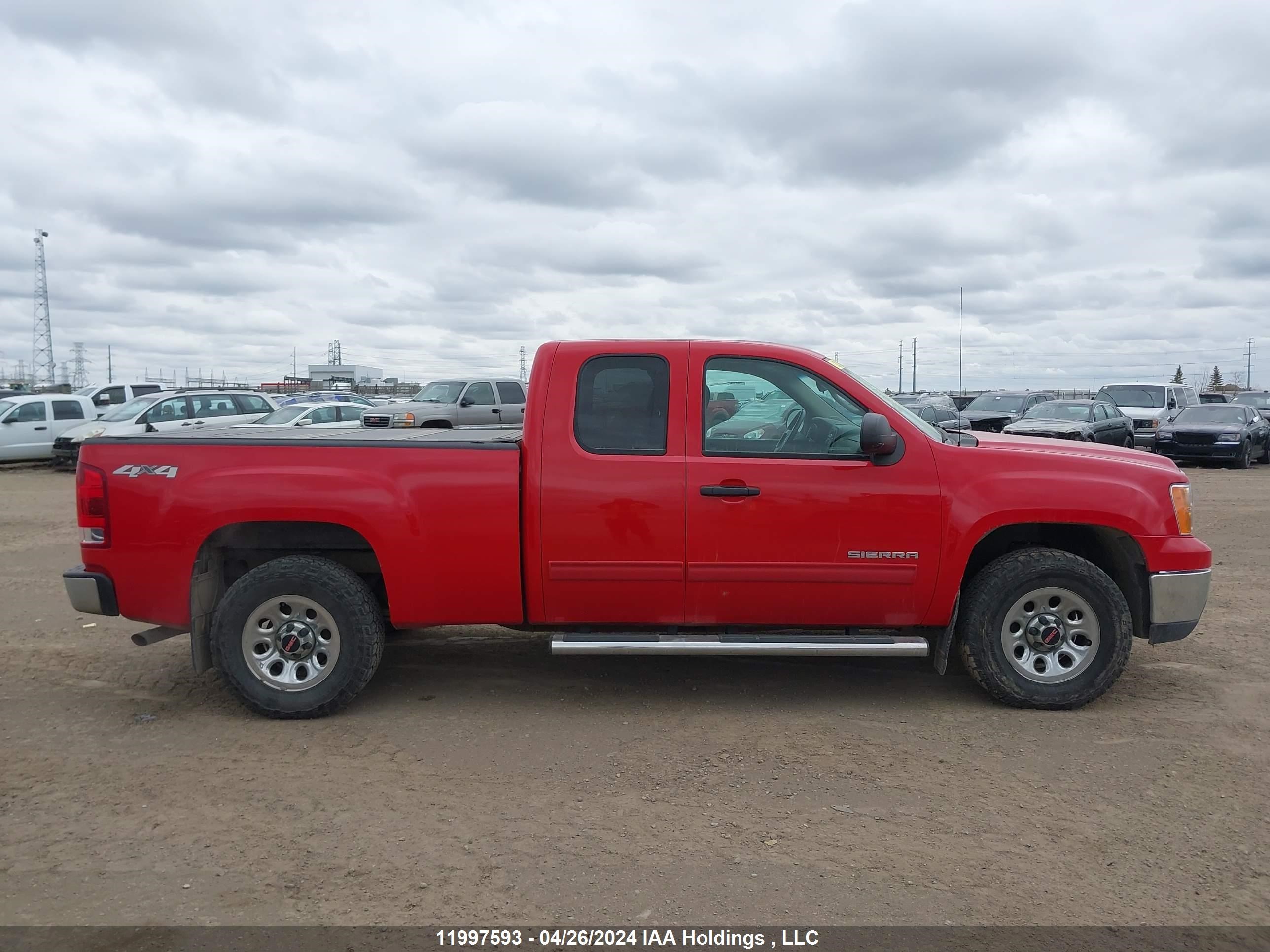 Photo 13 VIN: 1GTR2UEA7BZ367857 - GMC SIERRA 