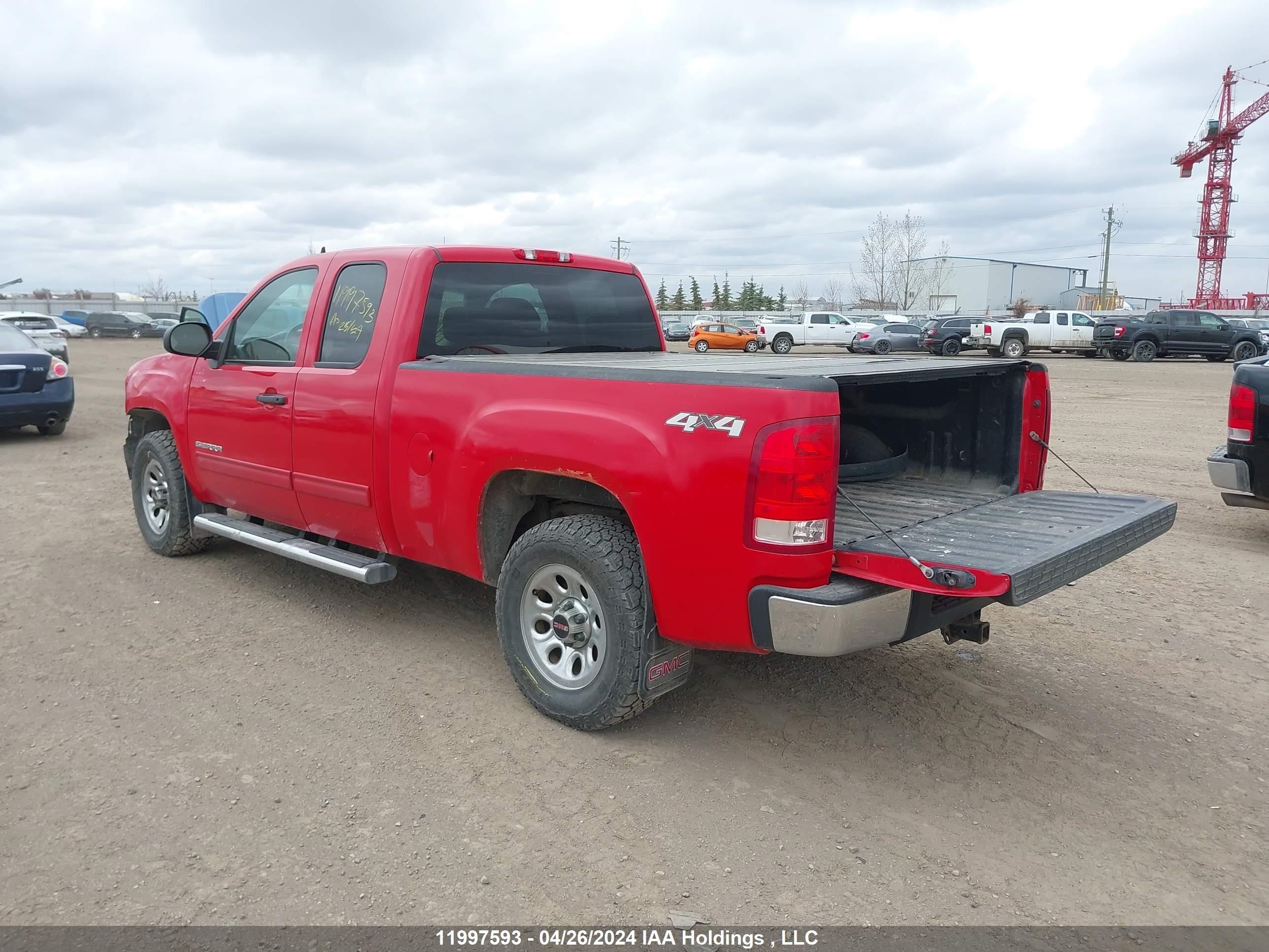 Photo 2 VIN: 1GTR2UEA7BZ367857 - GMC SIERRA 