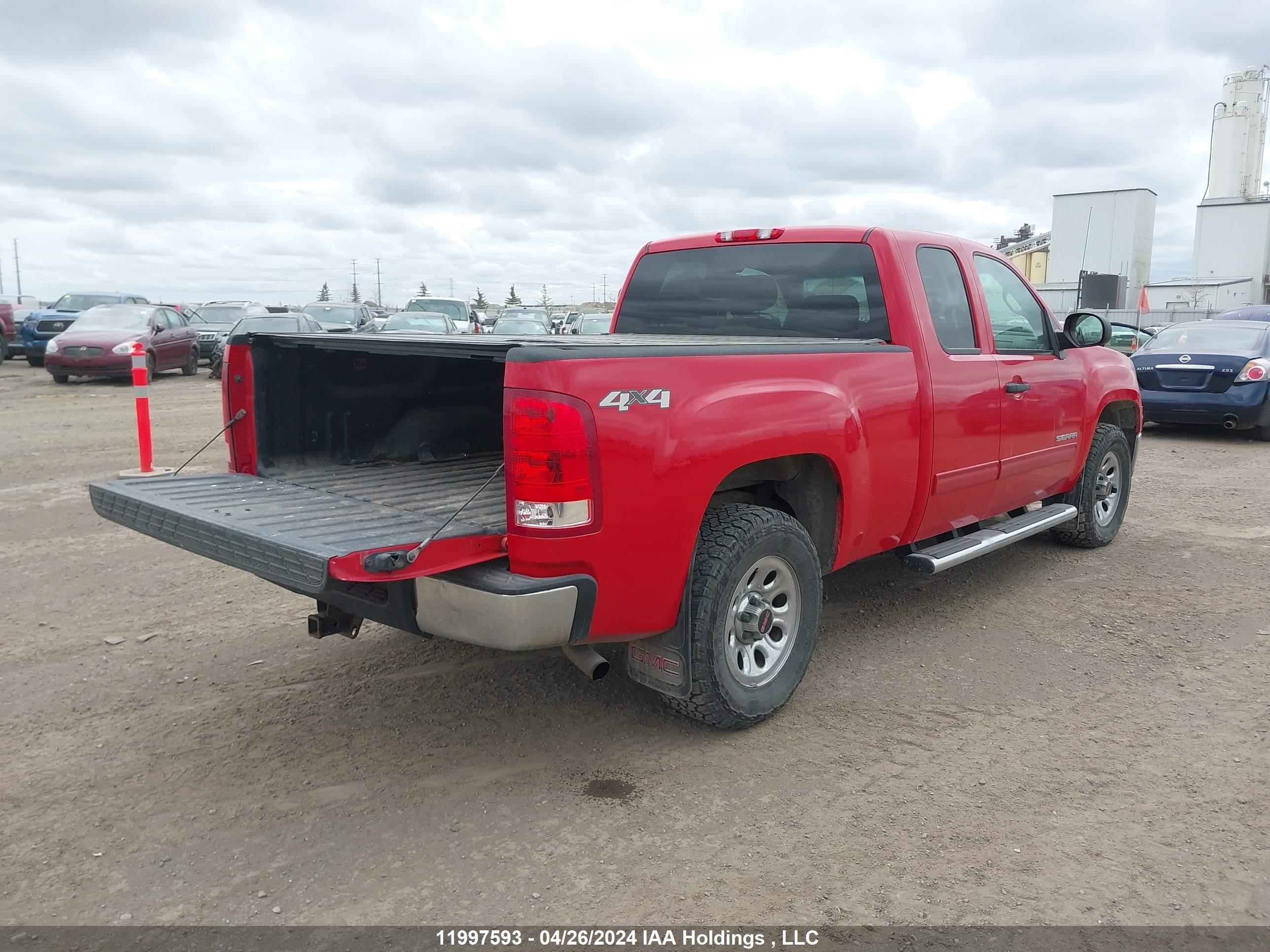 Photo 3 VIN: 1GTR2UEA7BZ367857 - GMC SIERRA 