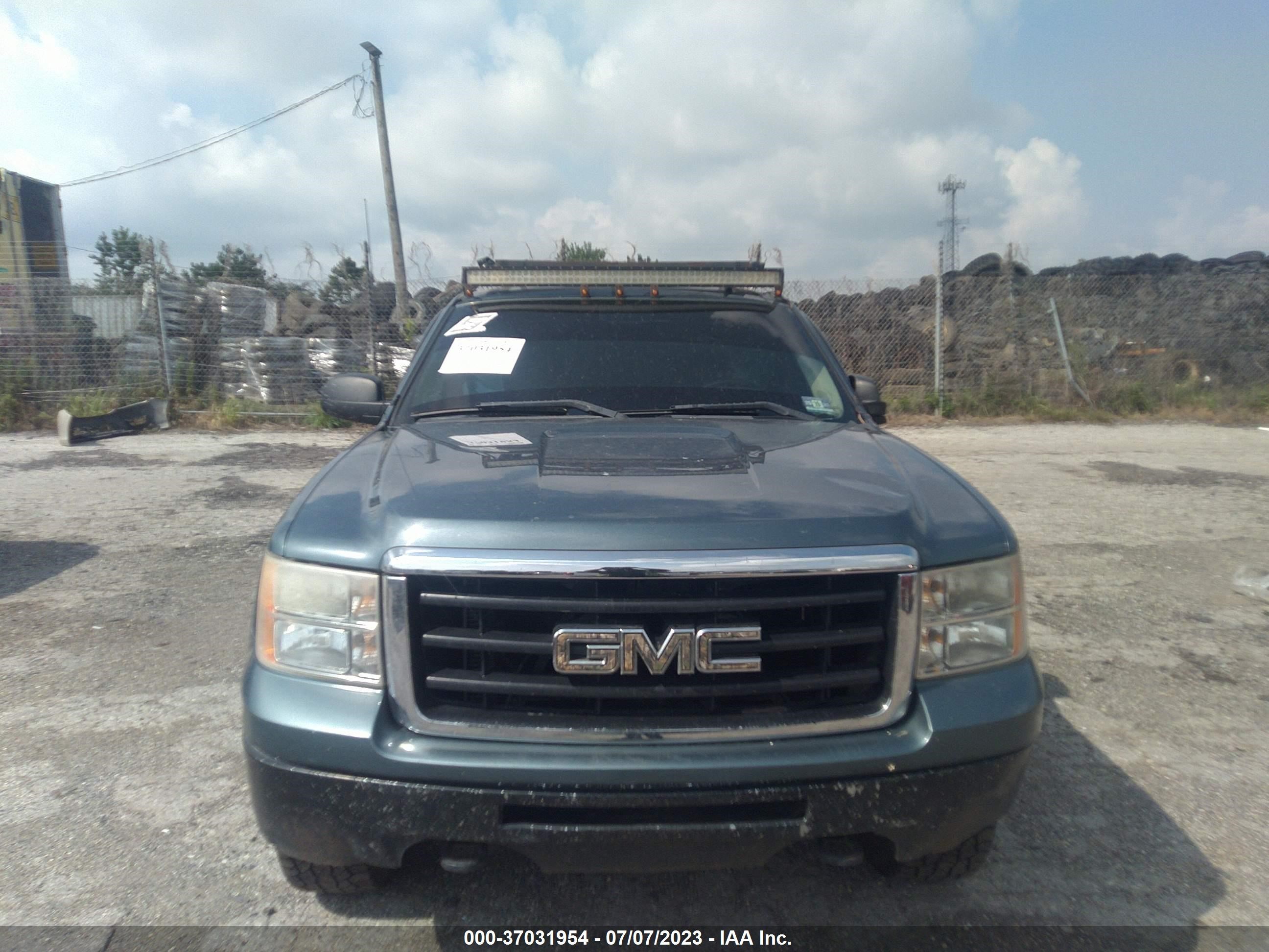 Photo 10 VIN: 1GTR2VE32BZ144441 - GMC SIERRA 