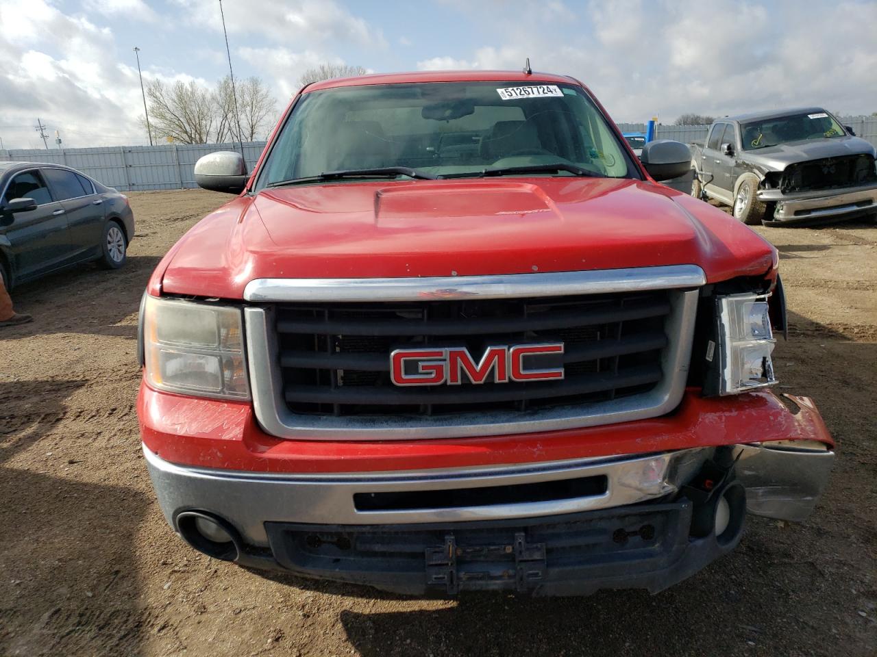 Photo 4 VIN: 1GTR2VE33BZ389877 - GMC SIERRA 