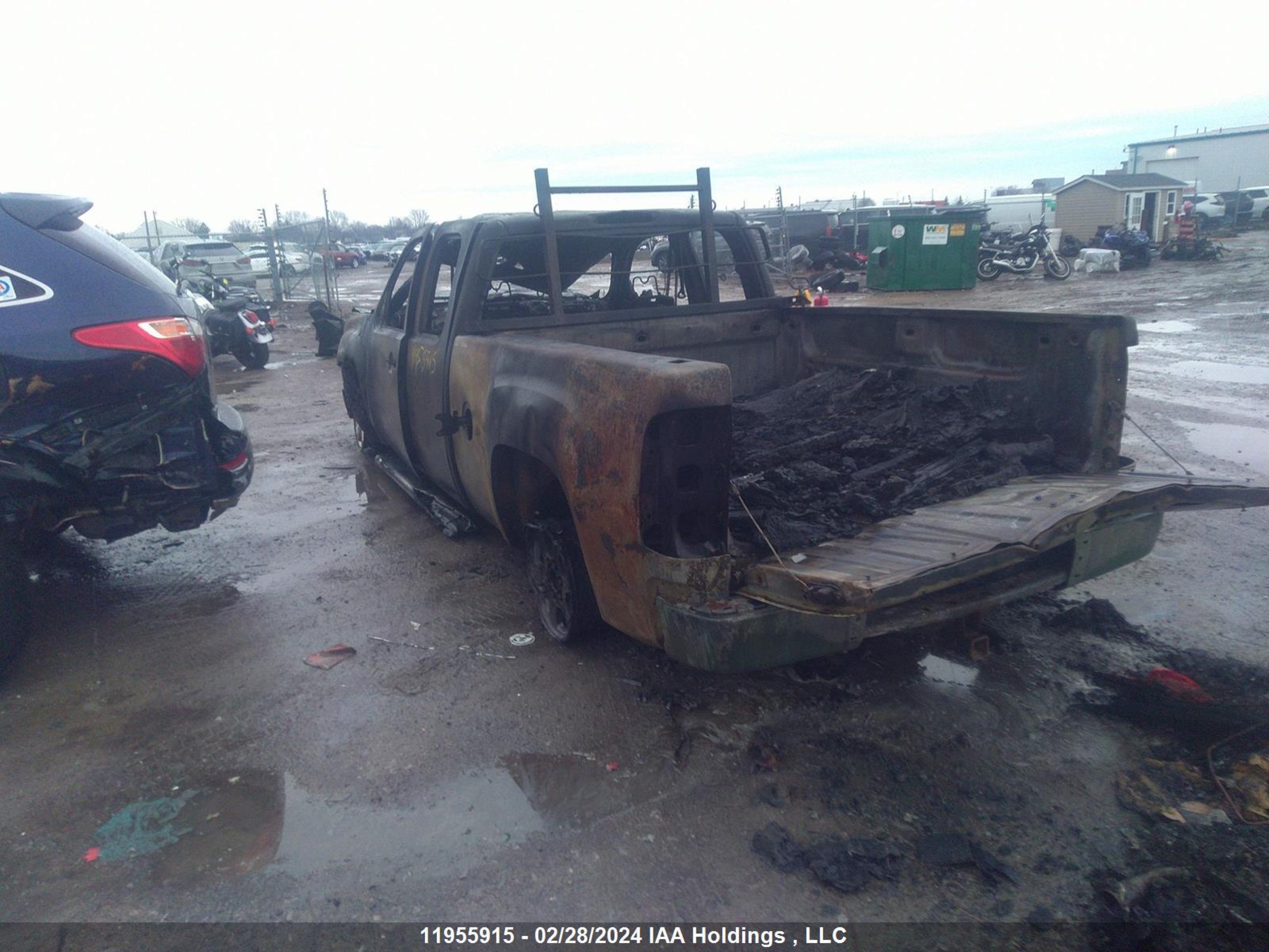 Photo 2 VIN: 1GTR2VE36BZ254036 - GMC SIERRA 