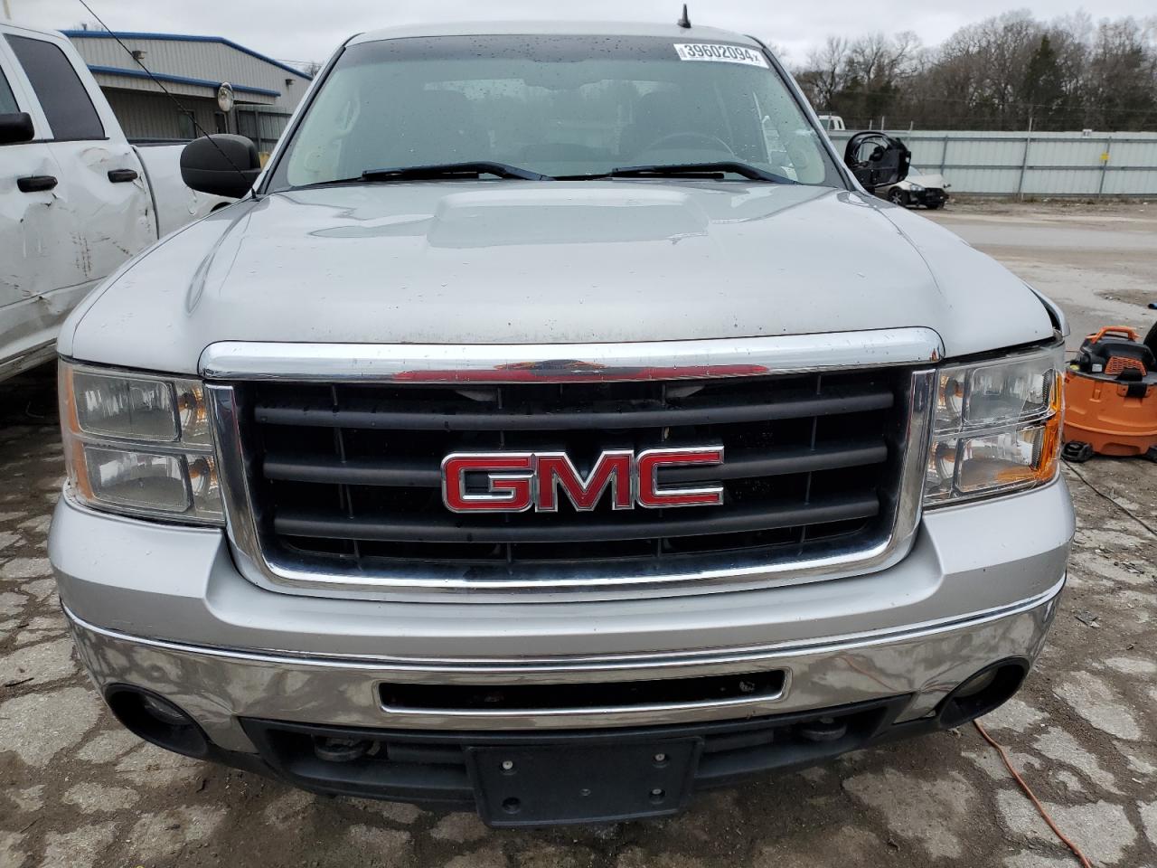 Photo 4 VIN: 1GTR2VE37BZ373634 - GMC SIERRA 