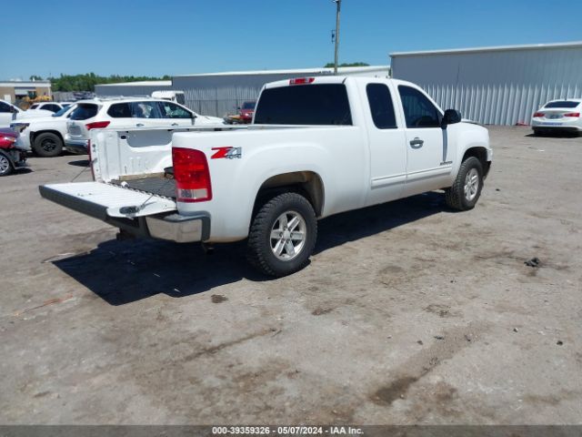 Photo 3 VIN: 1GTR2VE37BZ445741 - GMC SIERRA 