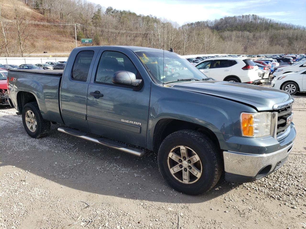 Photo 3 VIN: 1GTR2VE3XBZ105287 - GMC SIERRA 