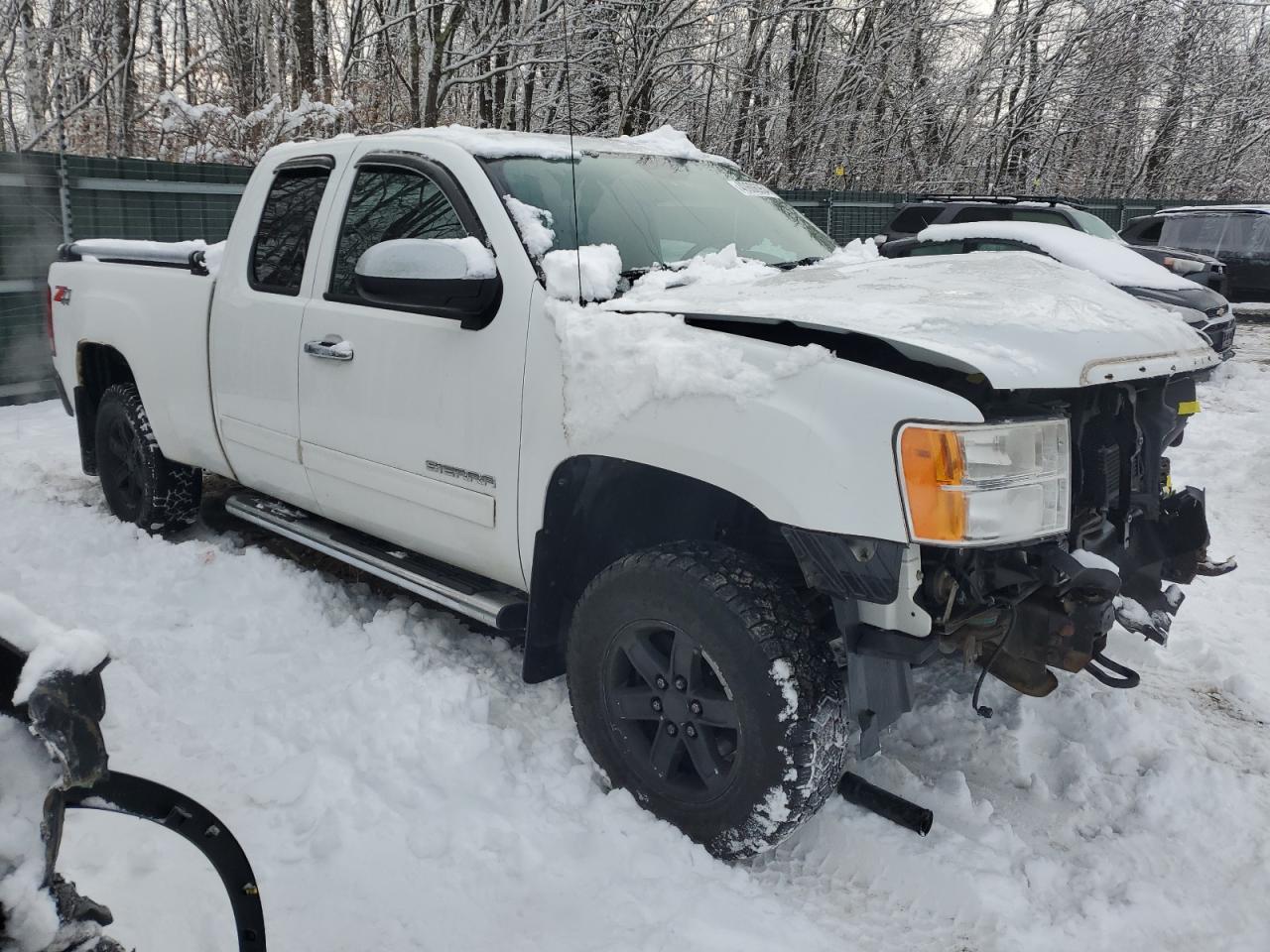 Photo 3 VIN: 1GTR2VE3XBZ337016 - GMC SIERRA 