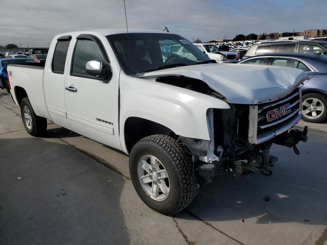 Photo 3 VIN: 1GTR2VE72CZ285305 - GMC SIERRA 