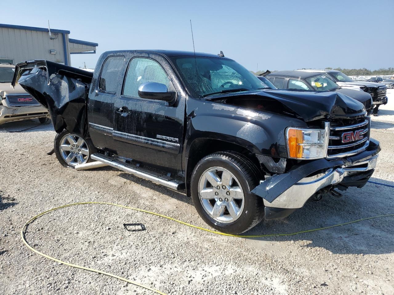 Photo 3 VIN: 1GTR2VE72CZ354526 - GMC SIERRA 