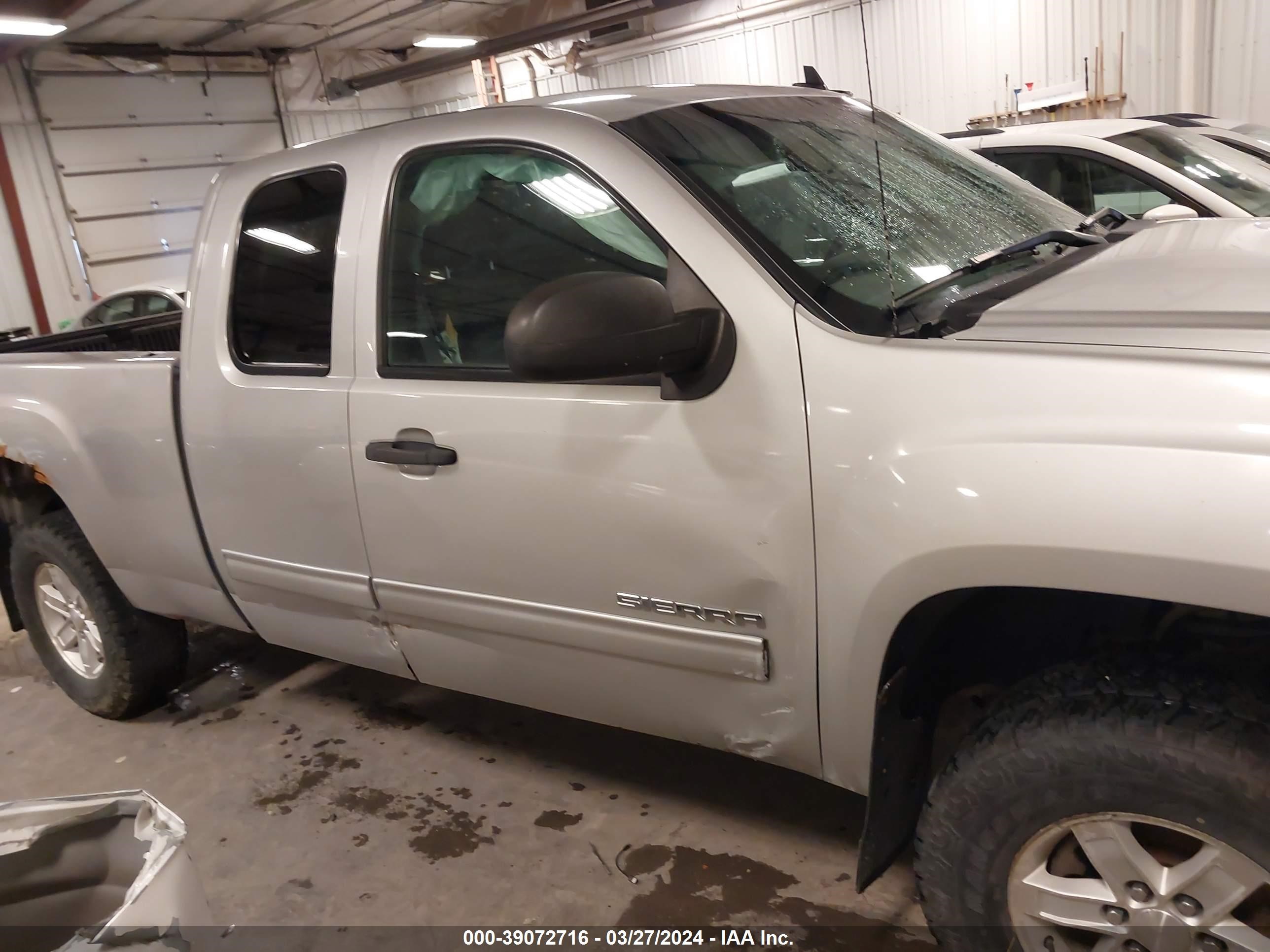 Photo 13 VIN: 1GTR2VE72DZ361073 - GMC SIERRA 