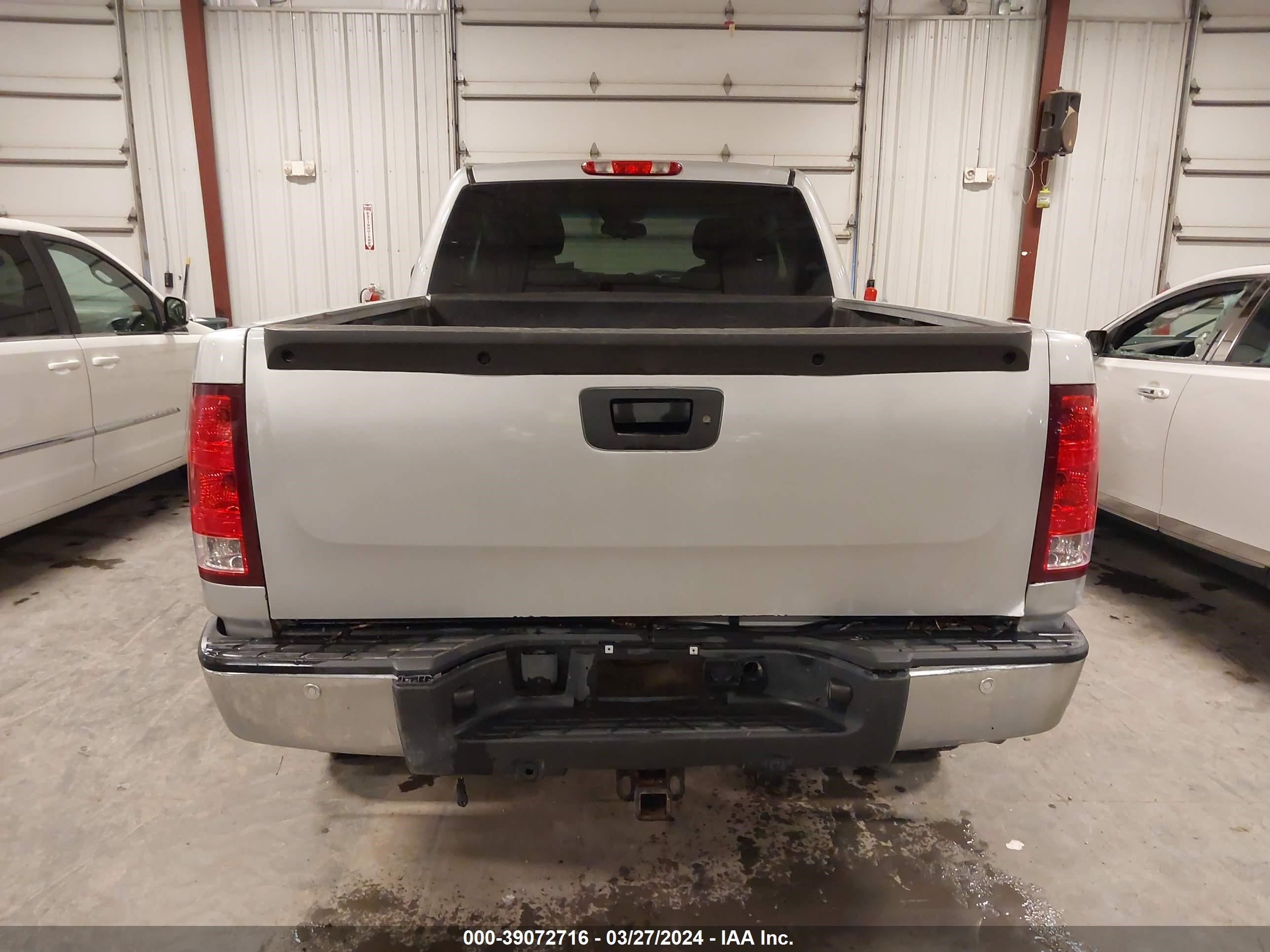 Photo 16 VIN: 1GTR2VE72DZ361073 - GMC SIERRA 