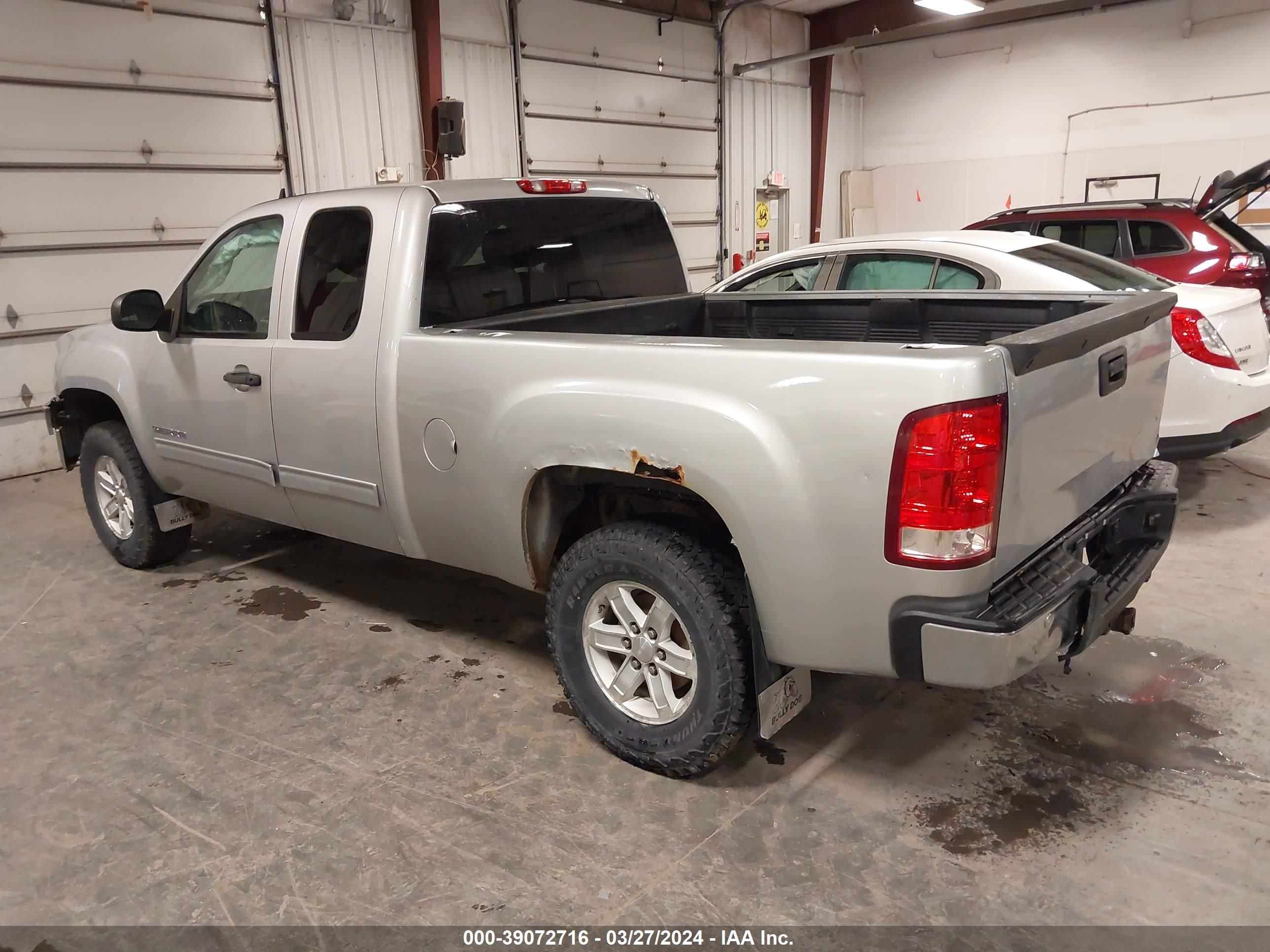 Photo 2 VIN: 1GTR2VE72DZ361073 - GMC SIERRA 