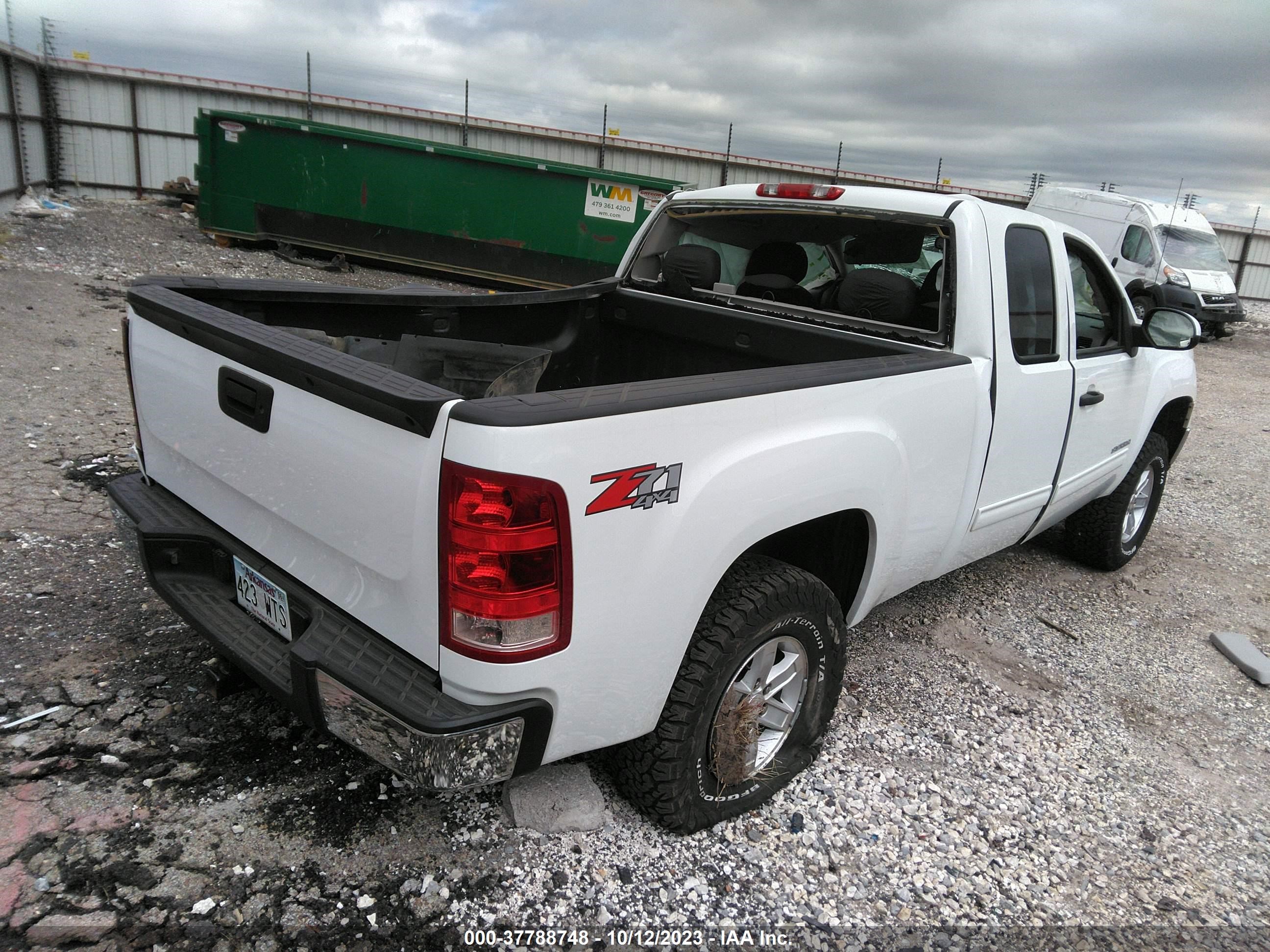 Photo 3 VIN: 1GTR2VE74CZ306929 - GMC SIERRA 