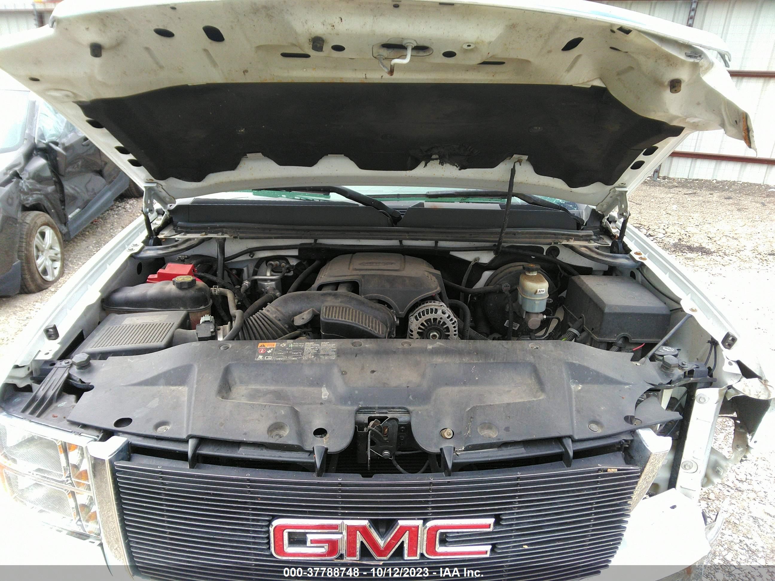 Photo 9 VIN: 1GTR2VE74CZ306929 - GMC SIERRA 