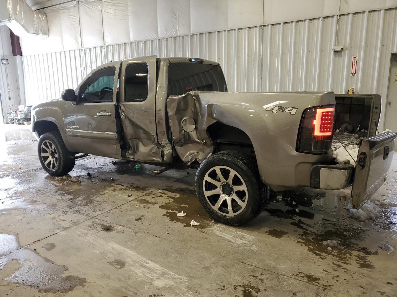 Photo 1 VIN: 1GTR2VE74DZ308925 - GMC SIERRA 