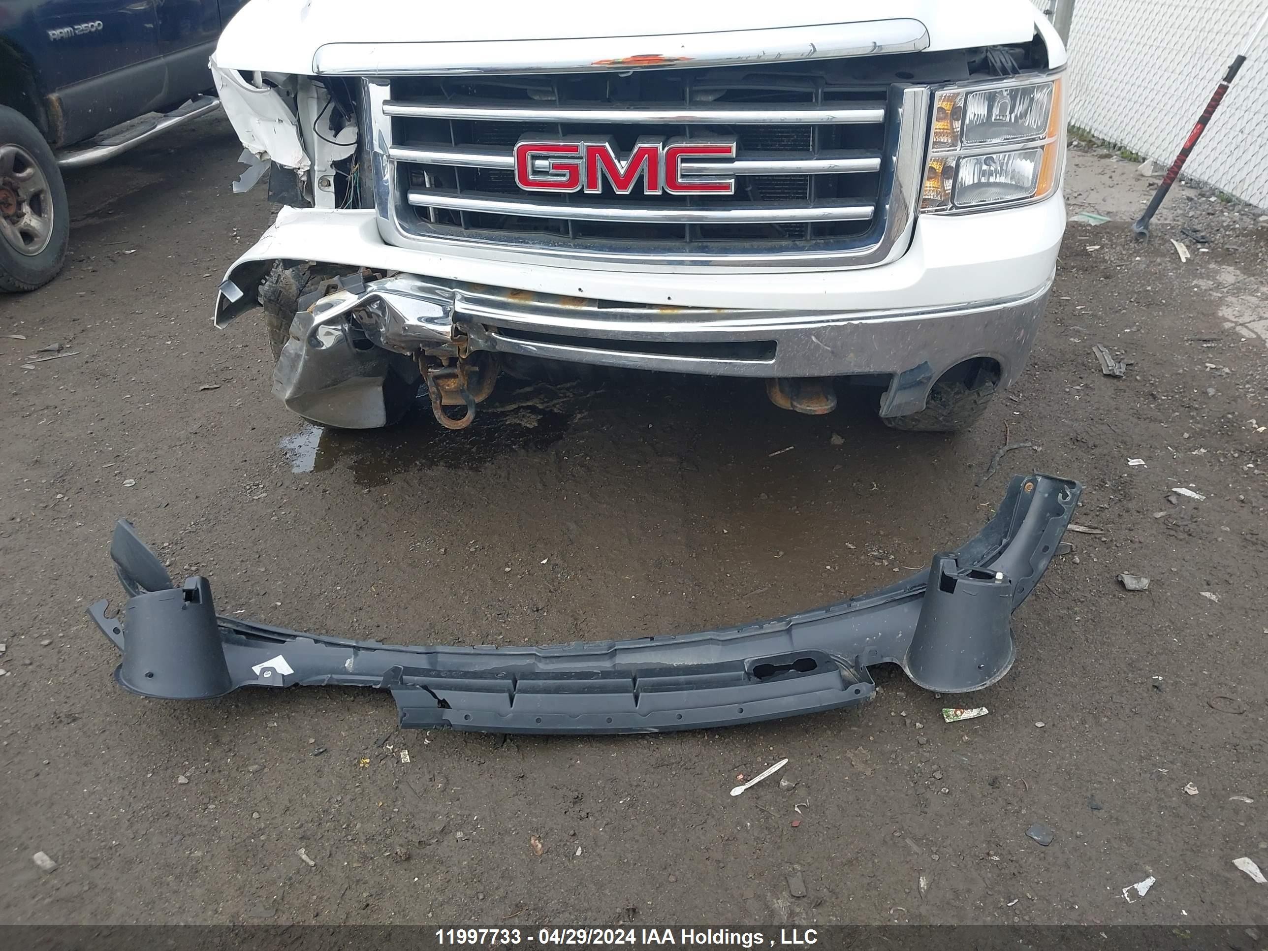 Photo 11 VIN: 1GTR2VE75CZ220058 - GMC SIERRA 