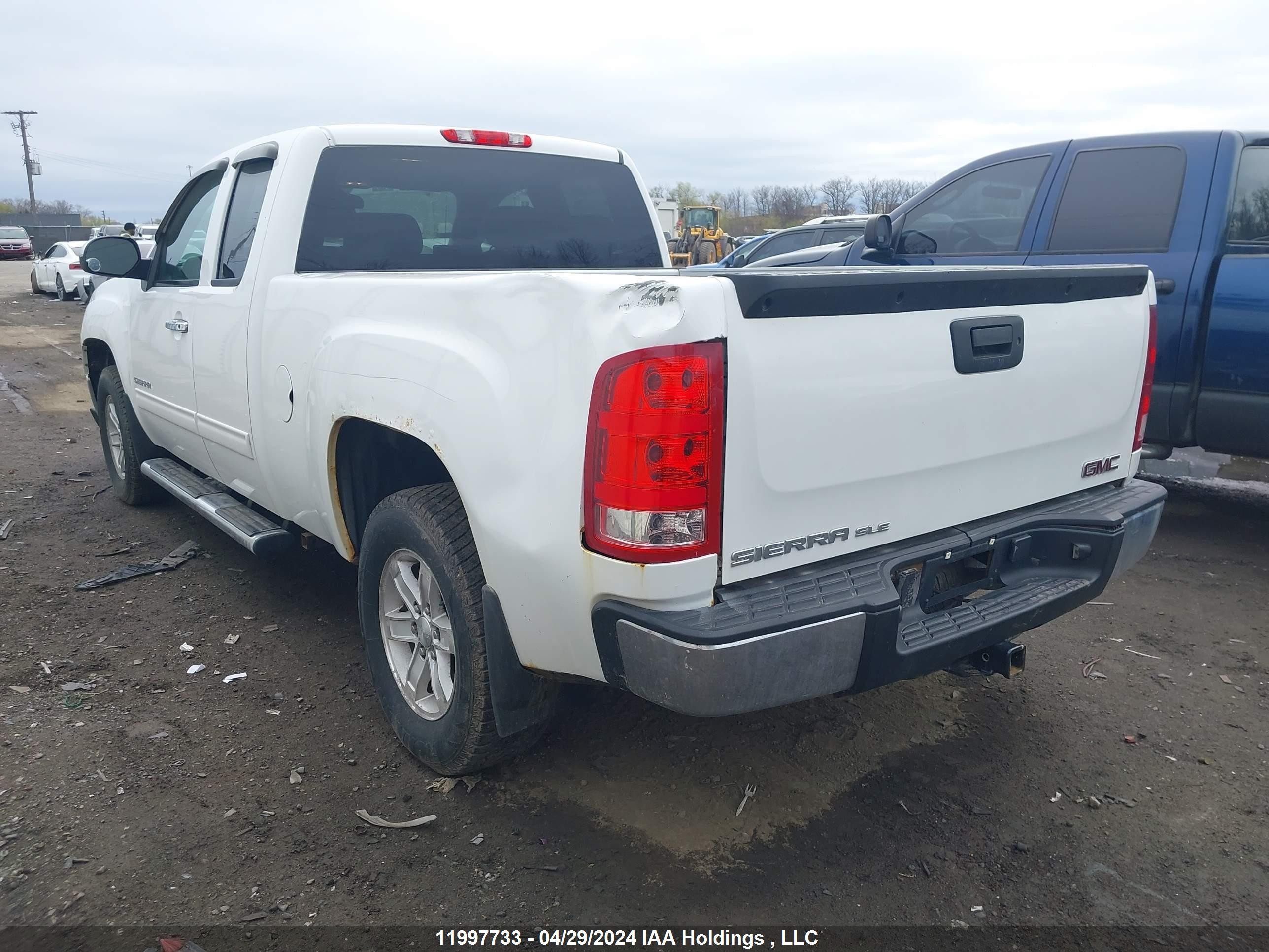 Photo 2 VIN: 1GTR2VE75CZ220058 - GMC SIERRA 