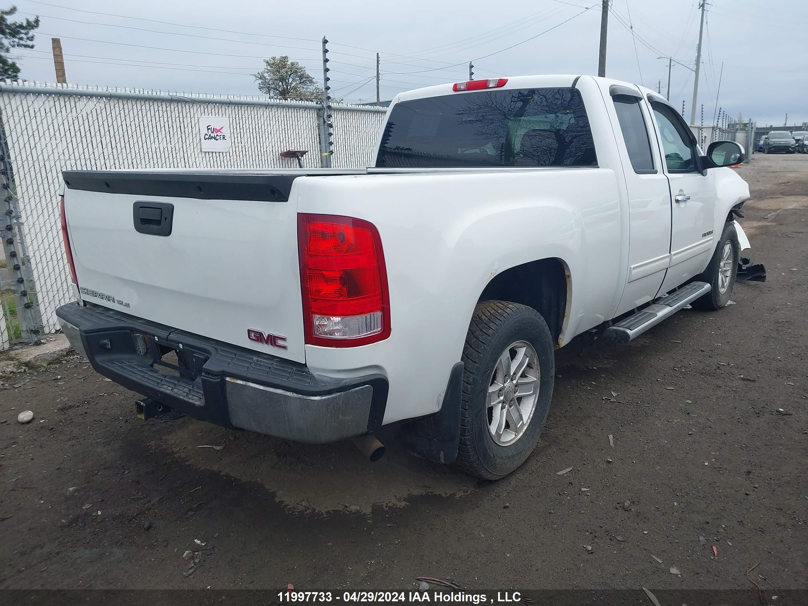 Photo 3 VIN: 1GTR2VE75CZ220058 - GMC SIERRA 