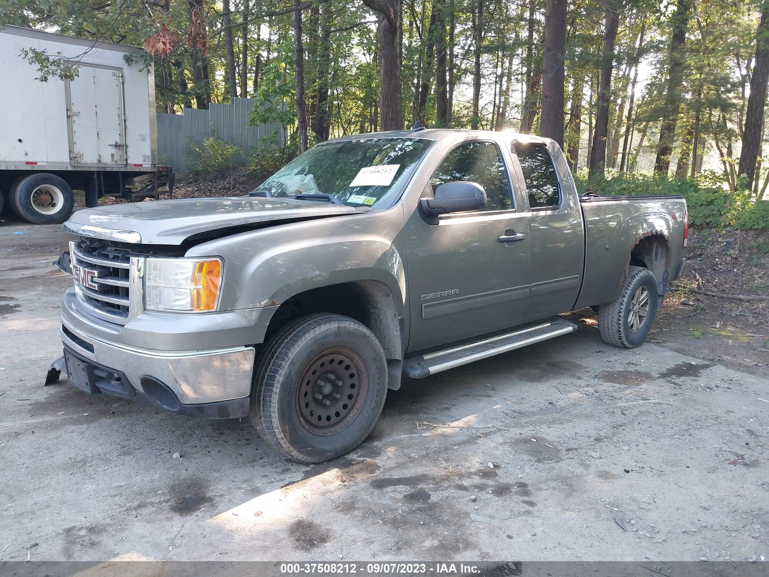 Photo 1 VIN: 1GTR2VE75CZ298338 - GMC SIERRA 