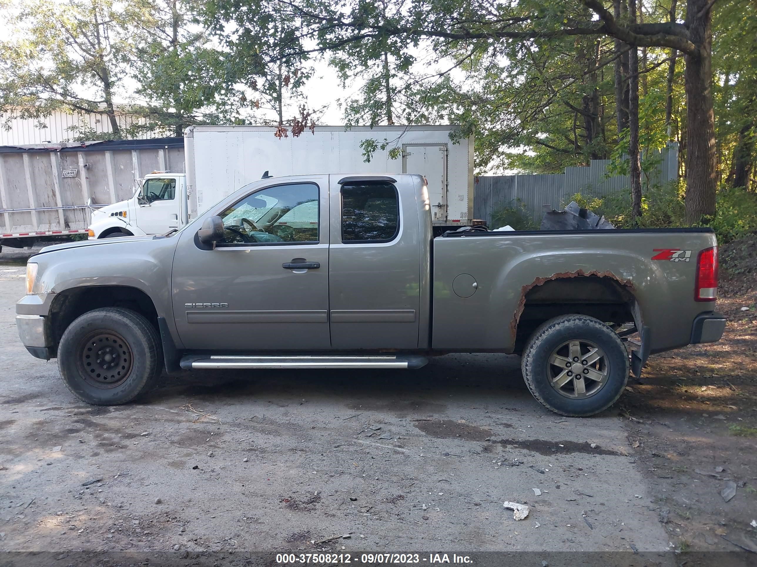 Photo 13 VIN: 1GTR2VE75CZ298338 - GMC SIERRA 