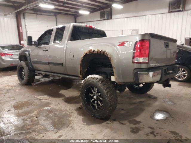 Photo 2 VIN: 1GTR2VE76CZ337308 - GMC SIERRA 