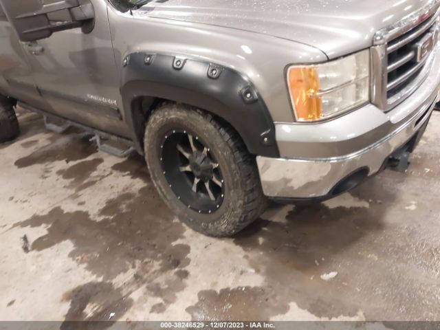 Photo 5 VIN: 1GTR2VE76CZ337308 - GMC SIERRA 