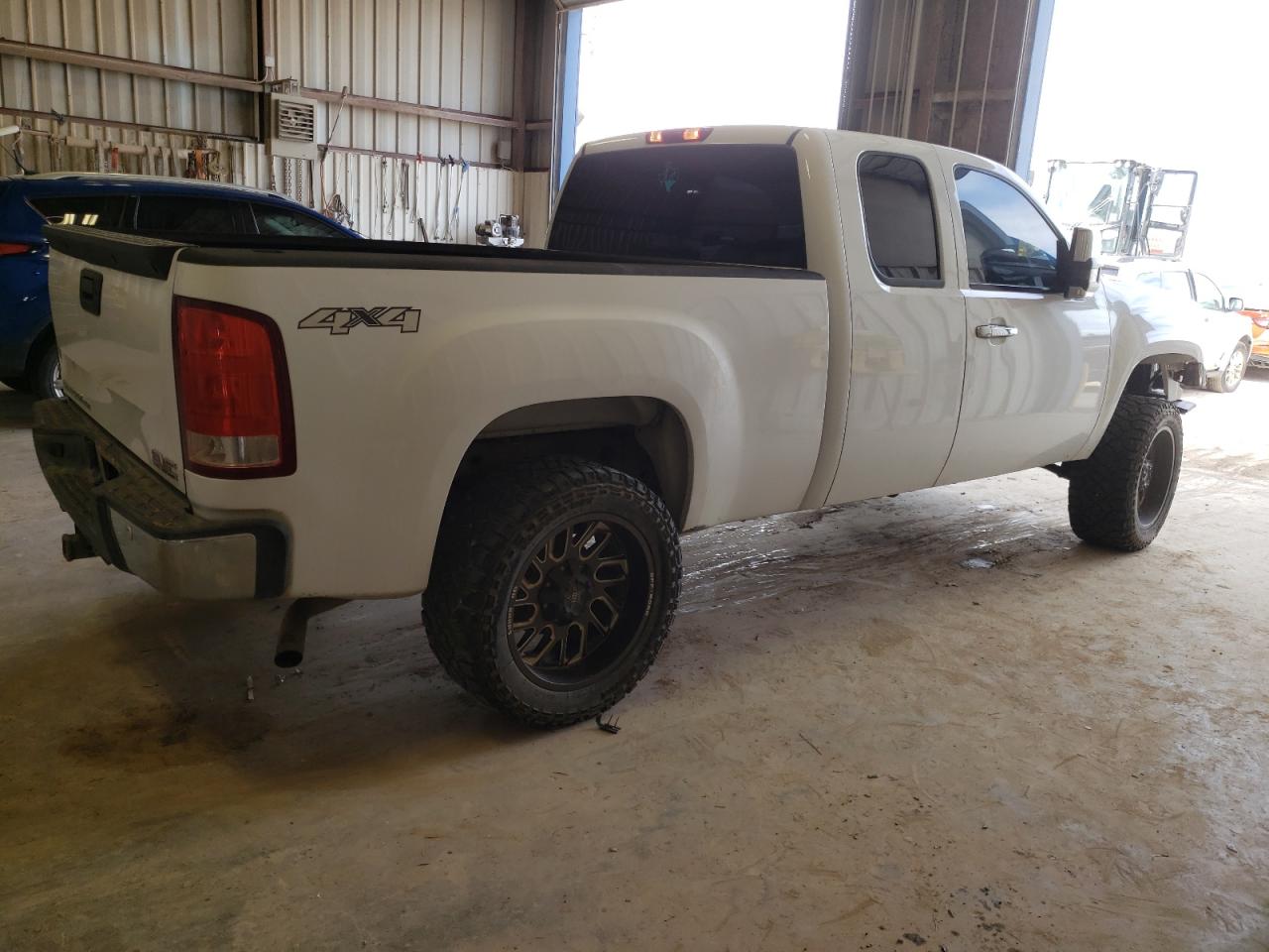 Photo 2 VIN: 1GTR2VE76DZ141032 - GMC SIERRA 