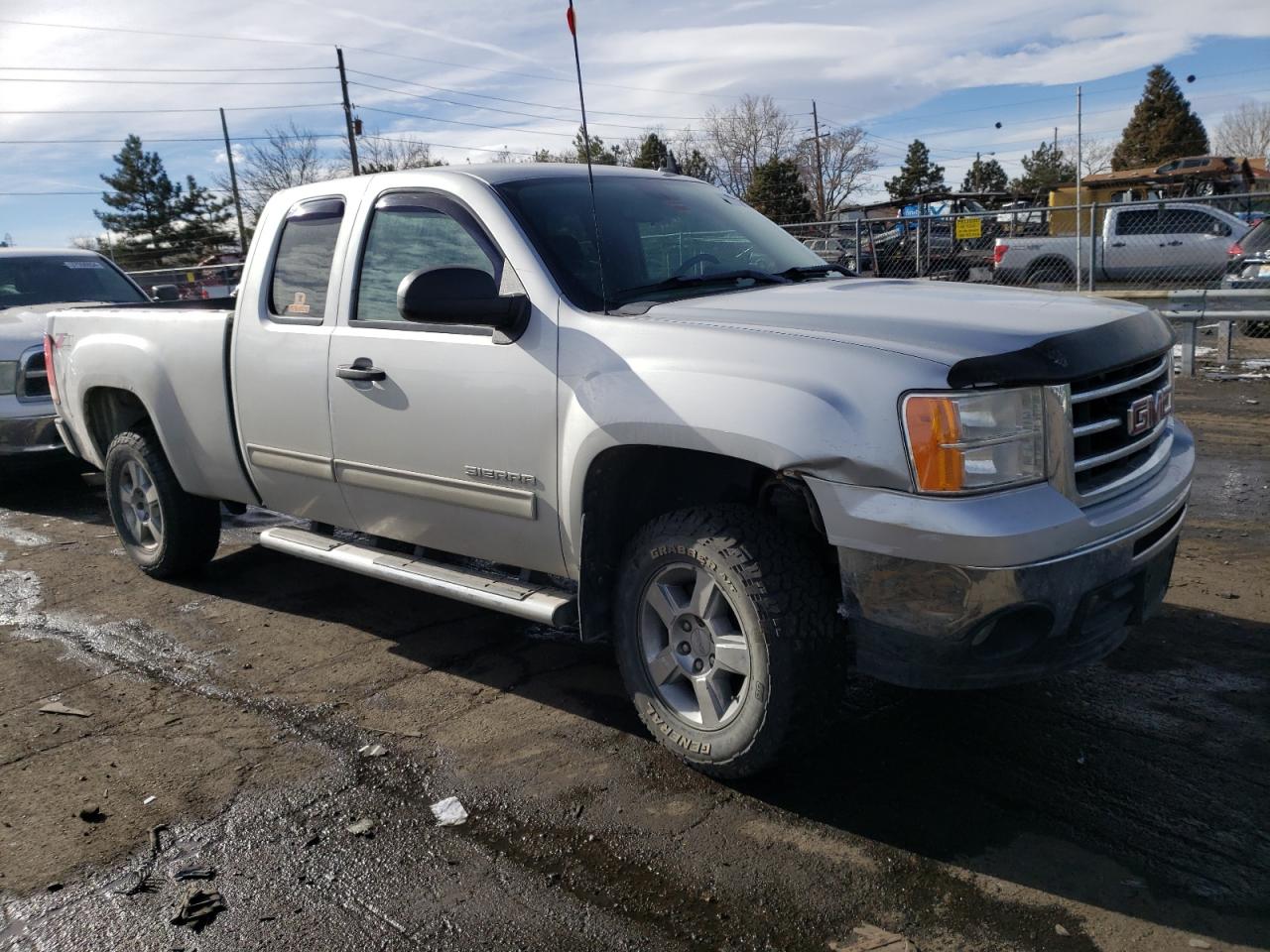 Photo 3 VIN: 1GTR2VE78CZ225092 - GMC SIERRA 