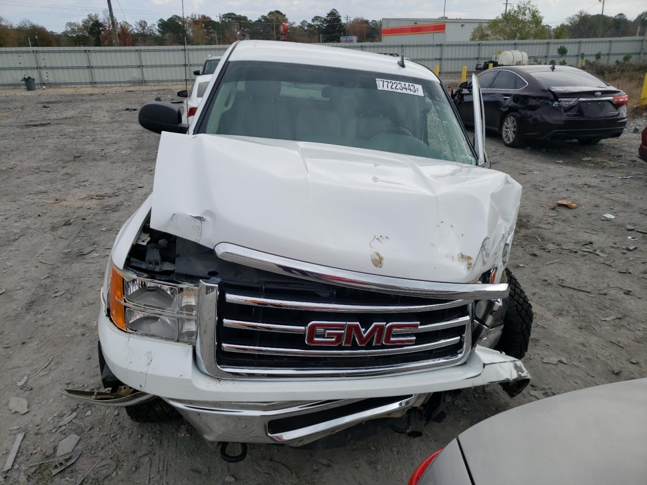 Photo 4 VIN: 1GTR2VE79DZ183002 - GMC SIERRA 